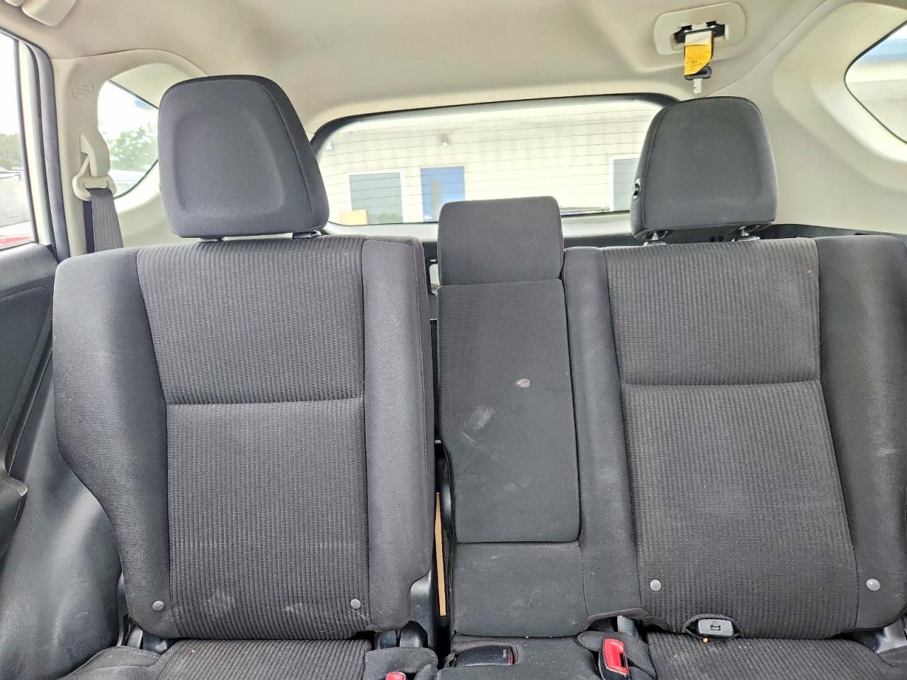 2015 Toyota Rav4 Le White vin: JTMBFREVXFD164793