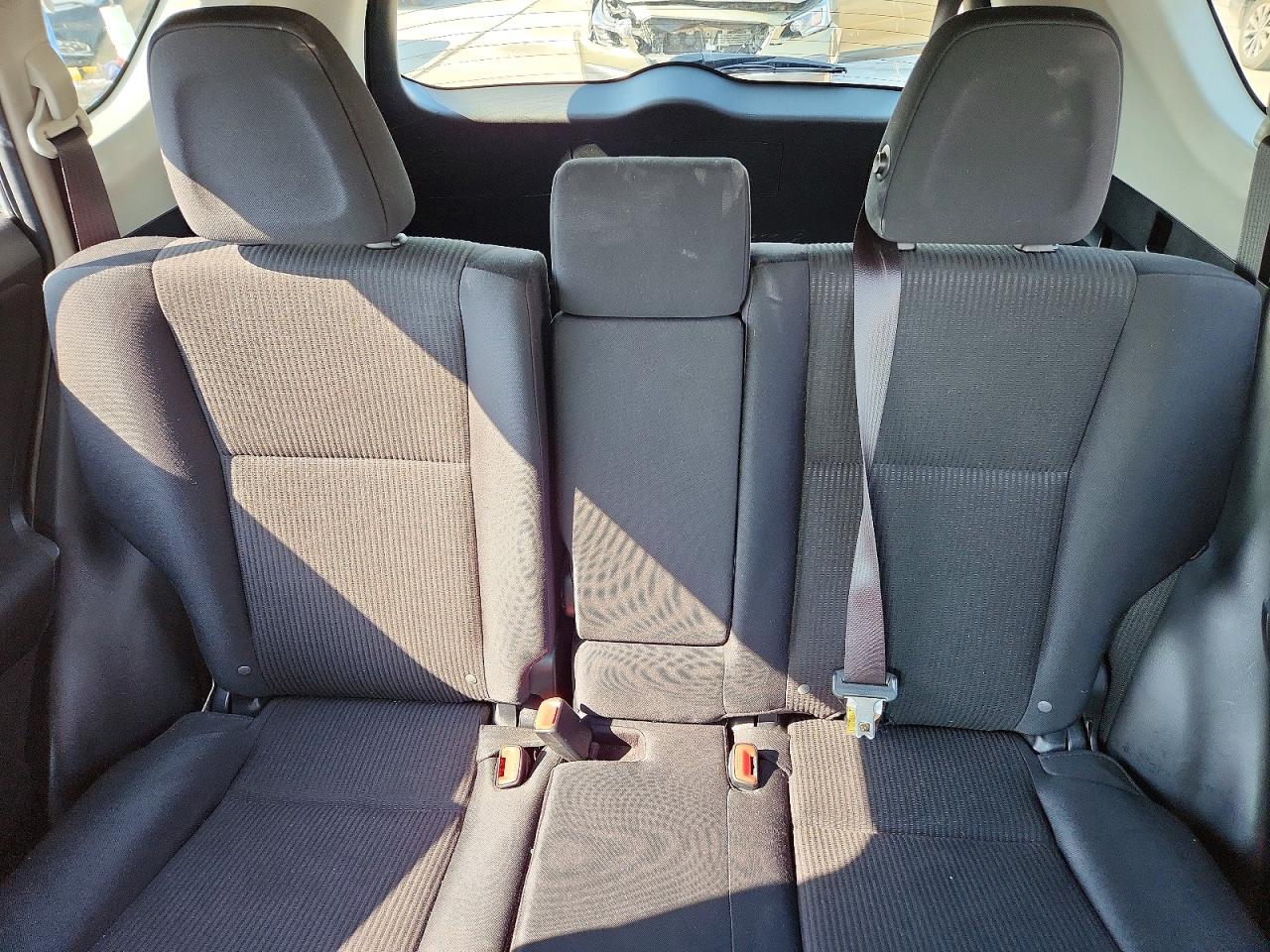 2015 Toyota Rav4 Le Silver vin: JTMBFREVXFD170934