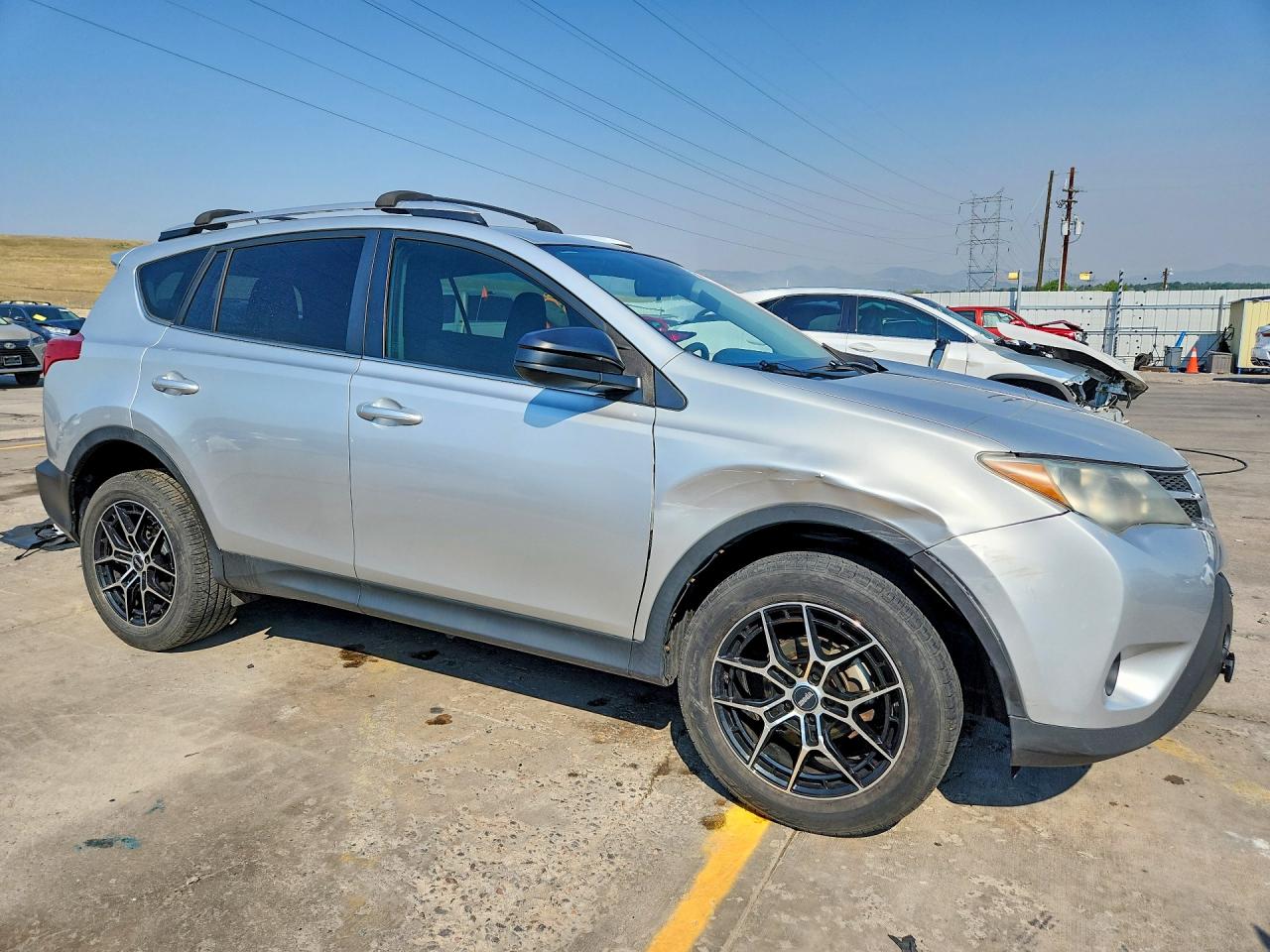 2015 Toyota Rav4 Le Silver vin: JTMBFREVXFD170934