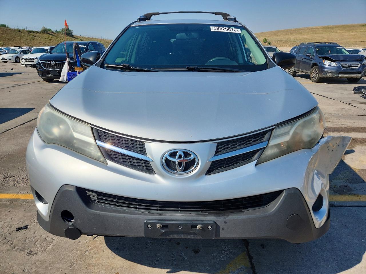 2015 Toyota Rav4 Le Silver vin: JTMBFREVXFD170934