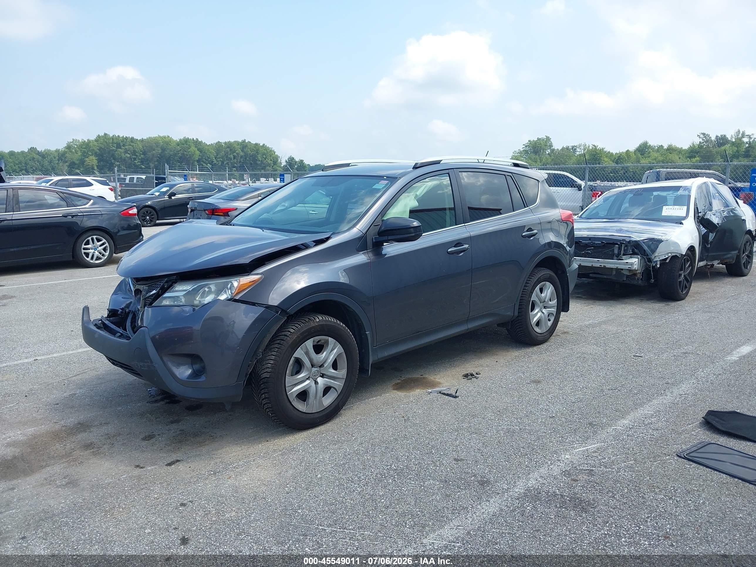 2015 Toyota Rav4 Le Gray vin: JTMBFREVXFJ025054