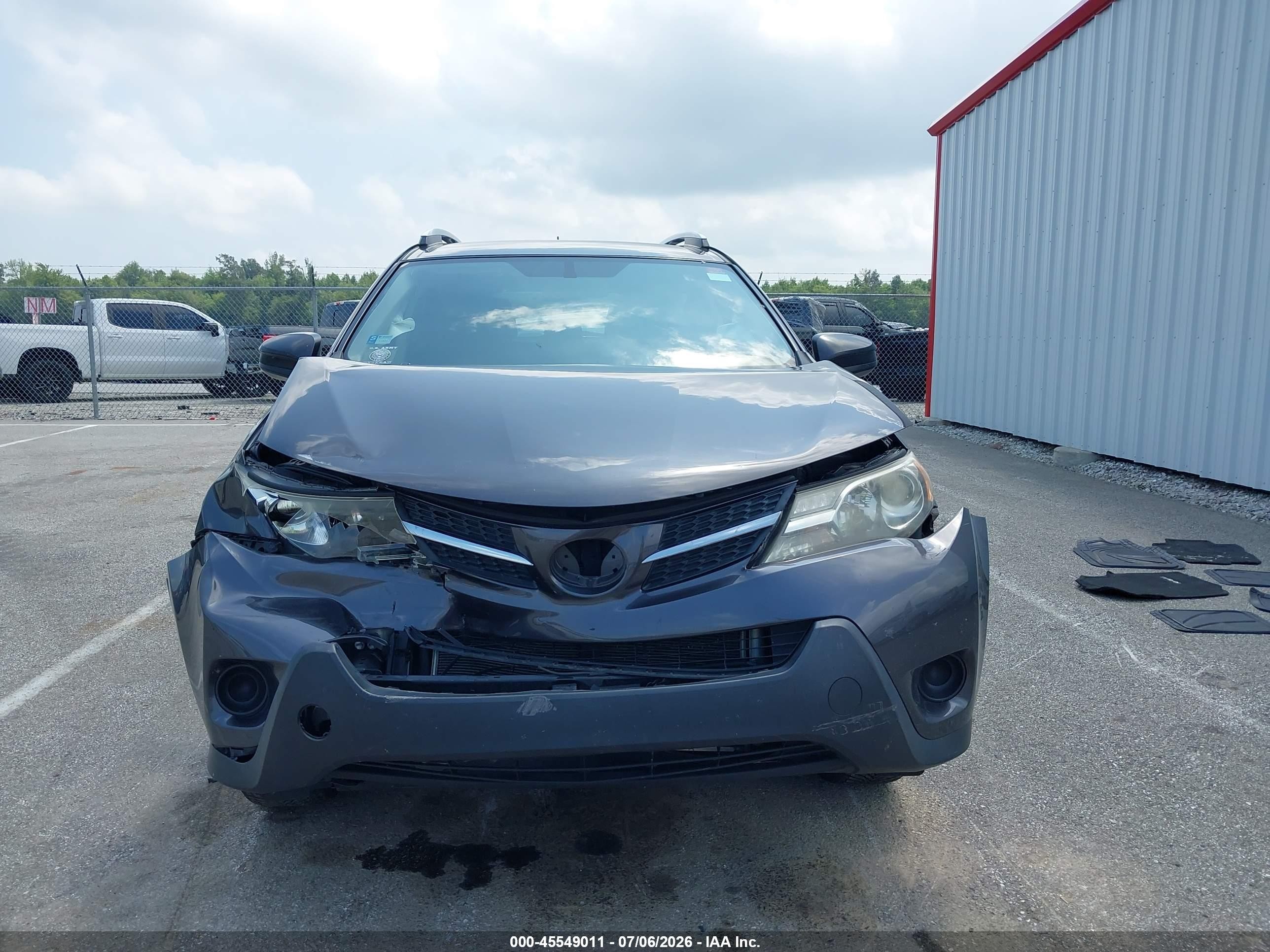 2015 Toyota Rav4 Le Gray vin: JTMBFREVXFJ025054