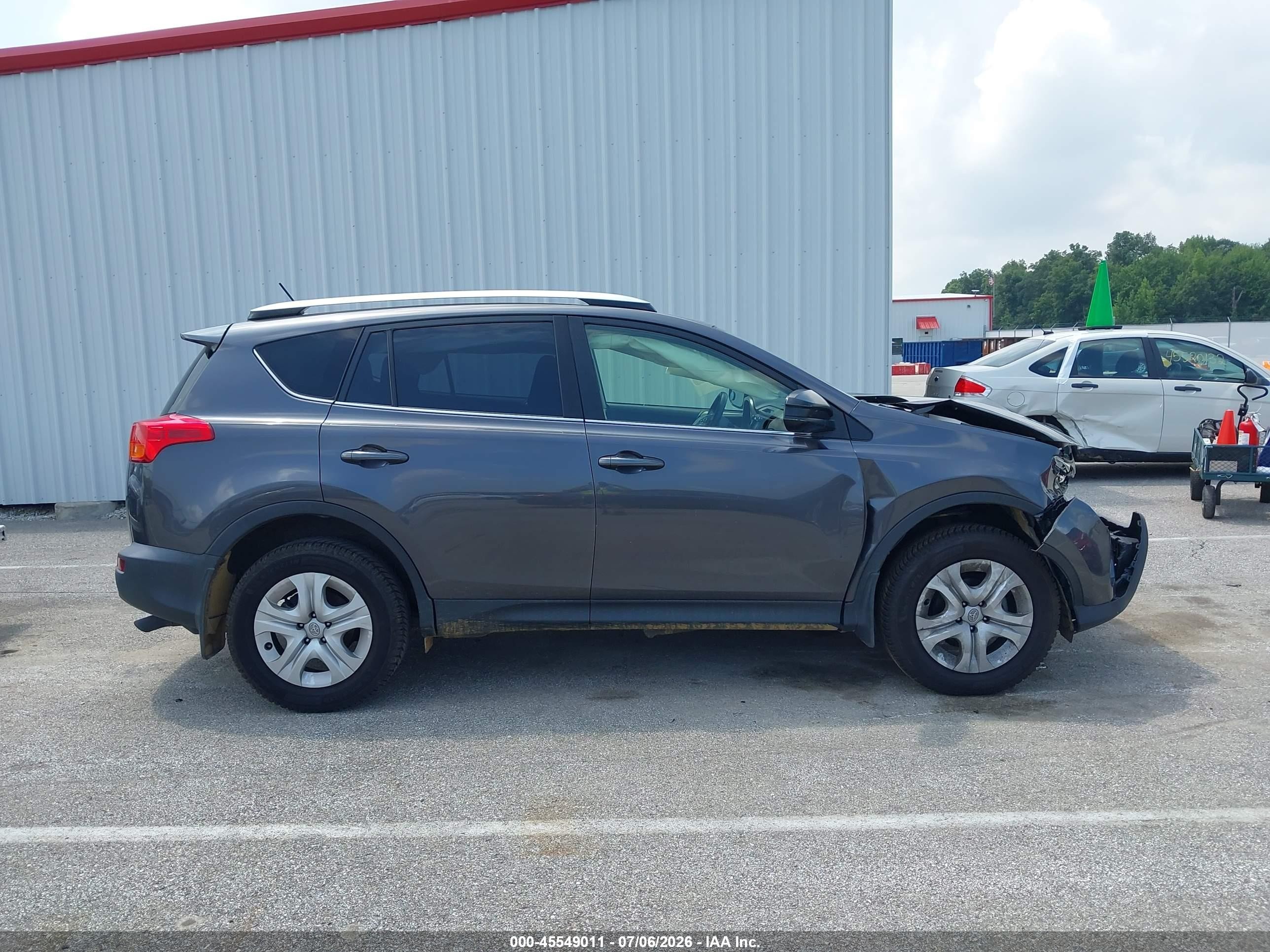 2015 Toyota Rav4 Le Gray vin: JTMBFREVXFJ025054