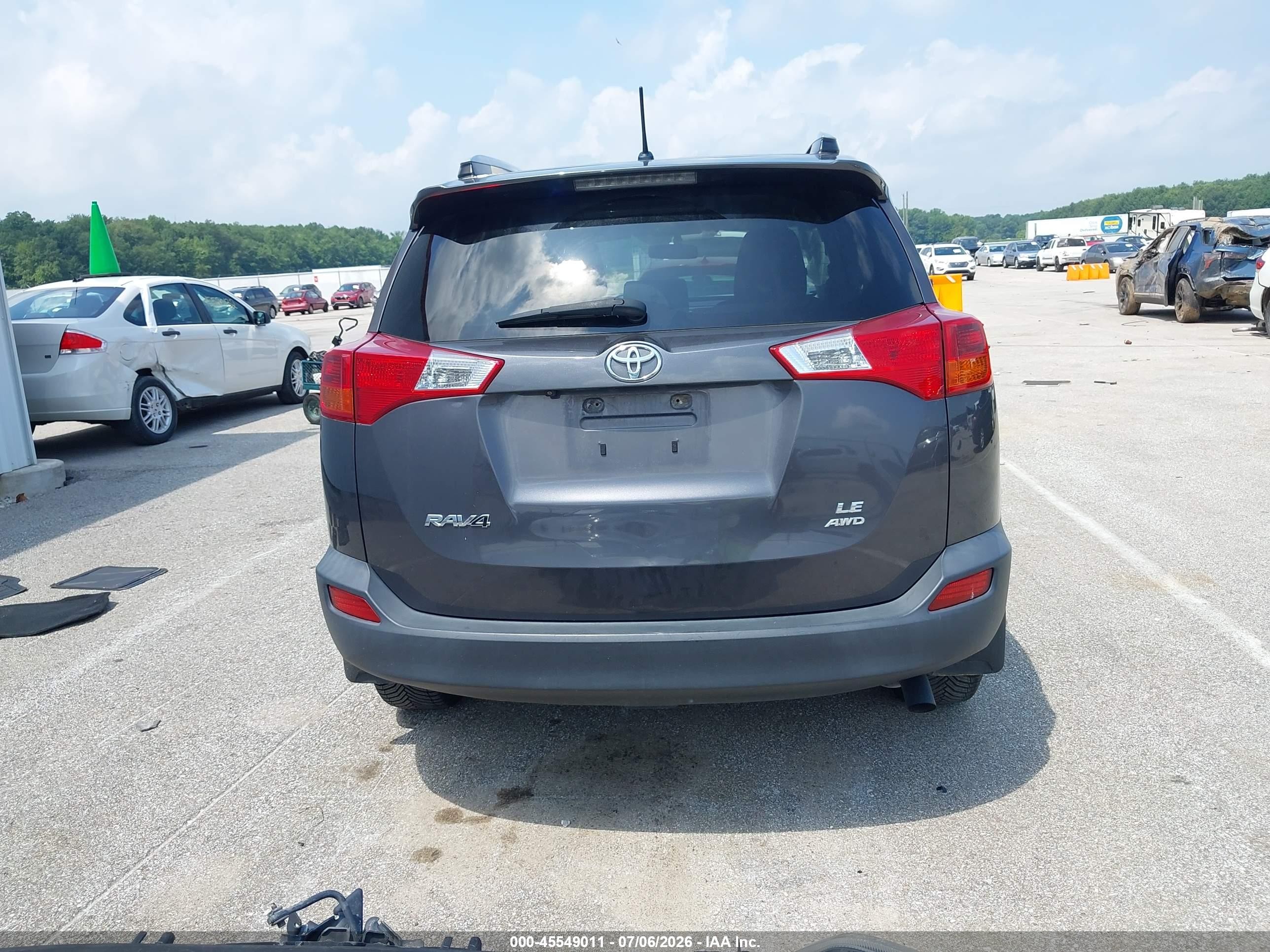 2015 Toyota Rav4 Le Gray vin: JTMBFREVXFJ025054