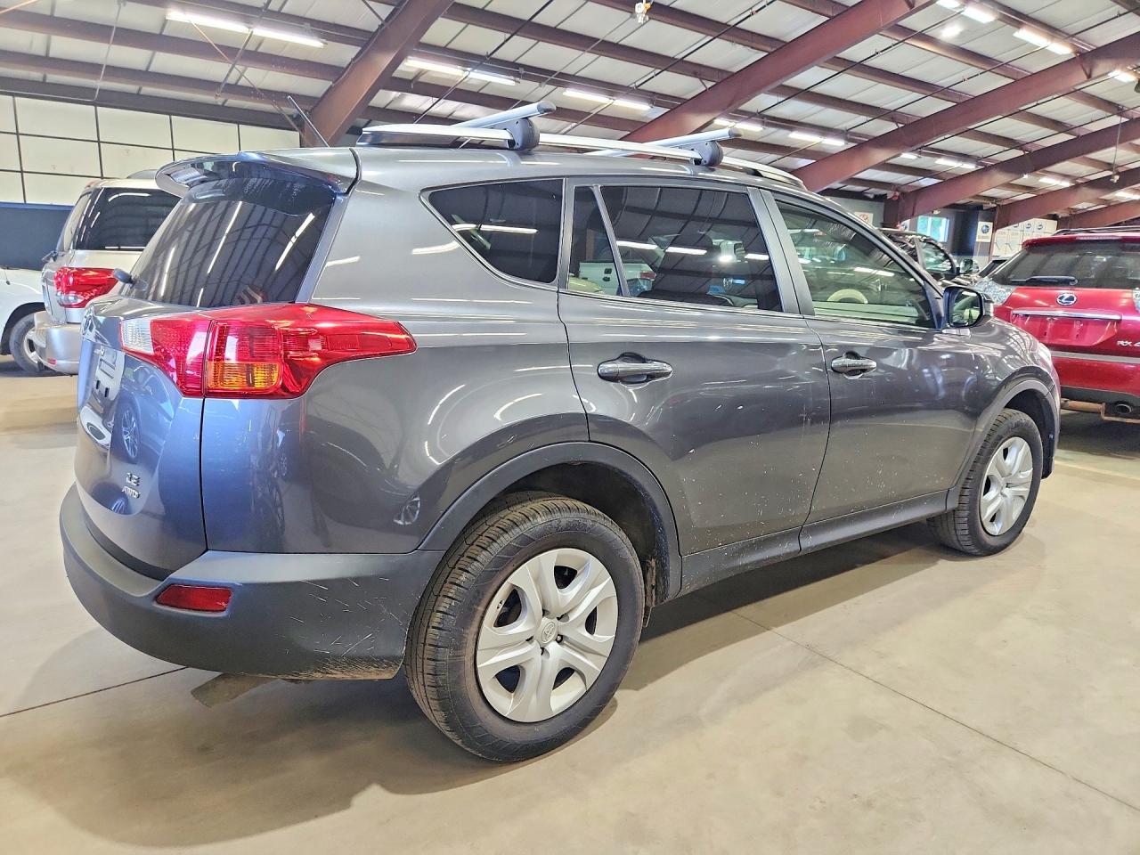 2015 Toyota Rav4 Le Gray vin: JTMBFREVXFJ040217