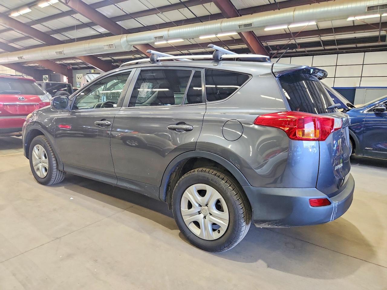 2015 Toyota Rav4 Le Gray vin: JTMBFREVXFJ040217