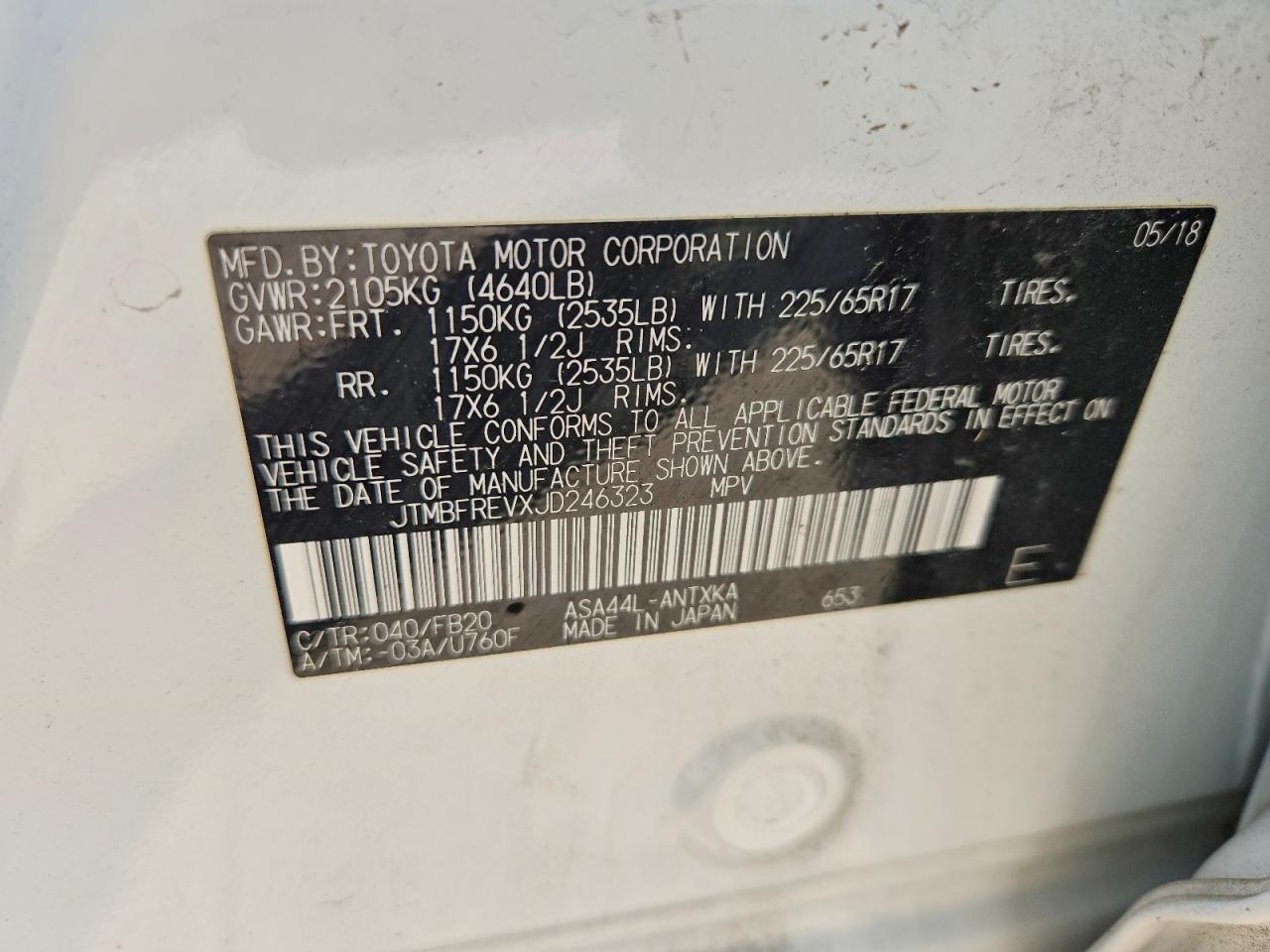2018 Toyota Rav4 Le White vin: JTMBFREVXJD246323