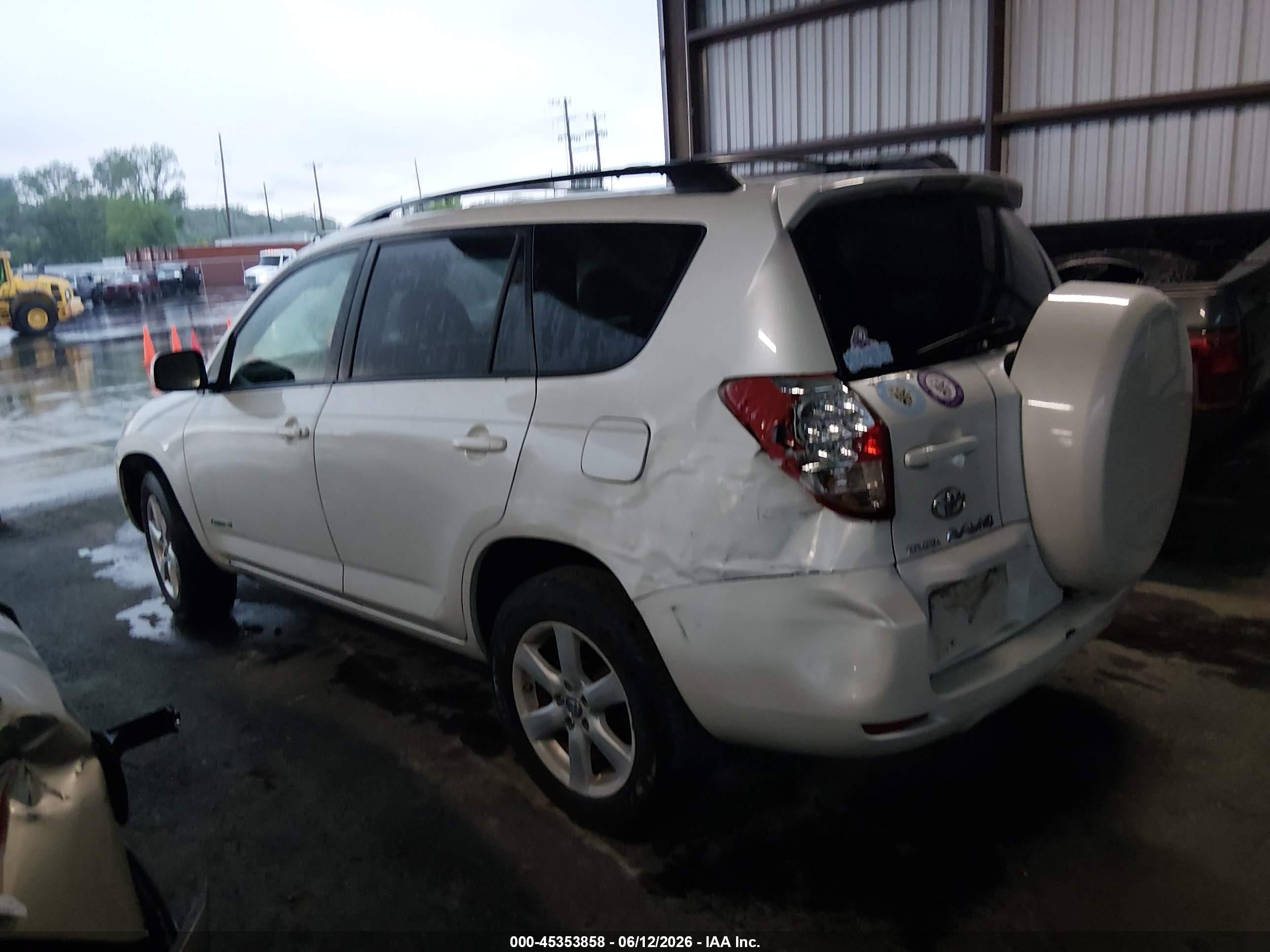 2007 Toyota Rav4 Limited White vin: JTMBK31V075015027