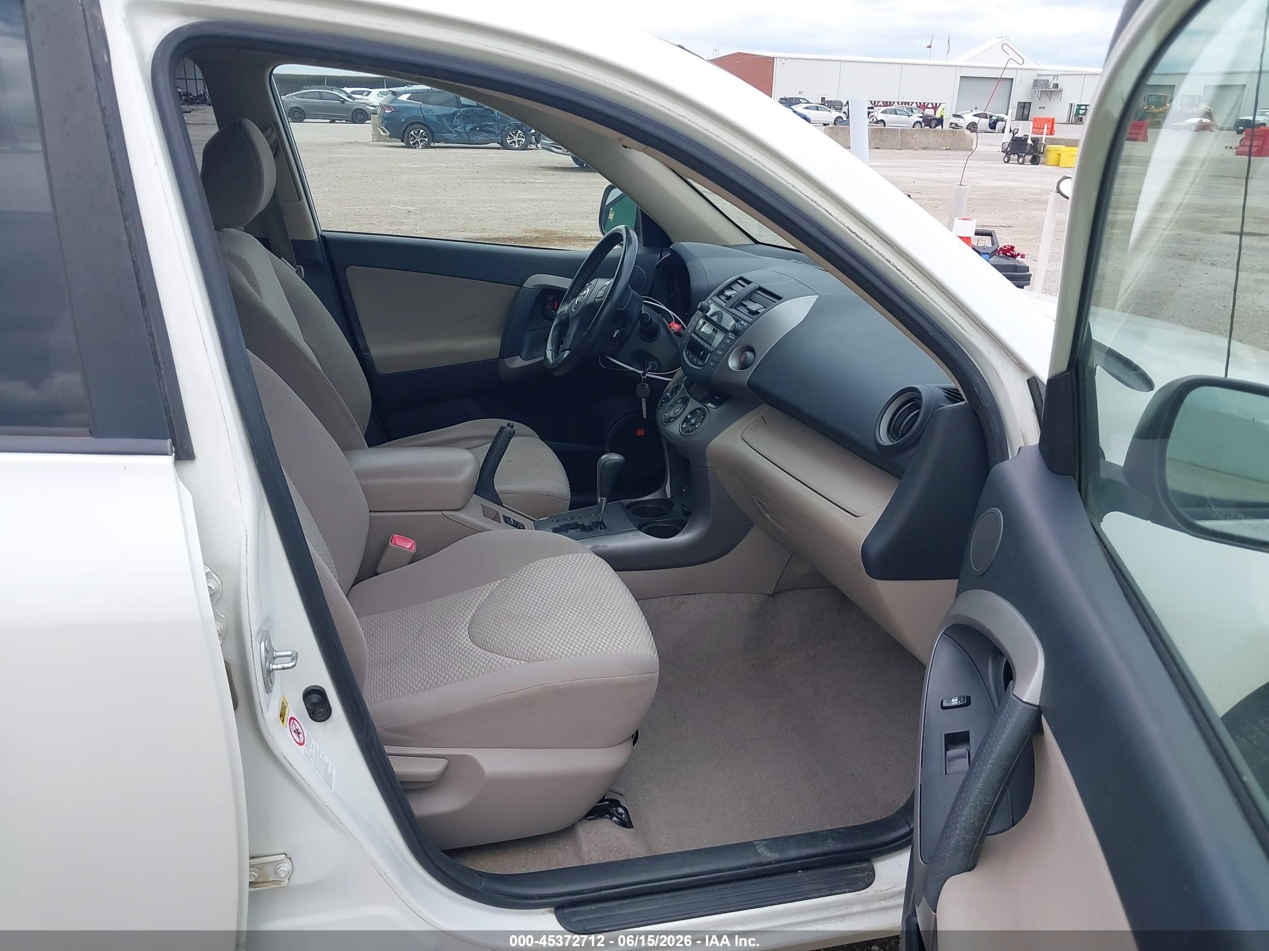 2007 Toyota Rav4 Limited V6 White vin: JTMBK31V075016355