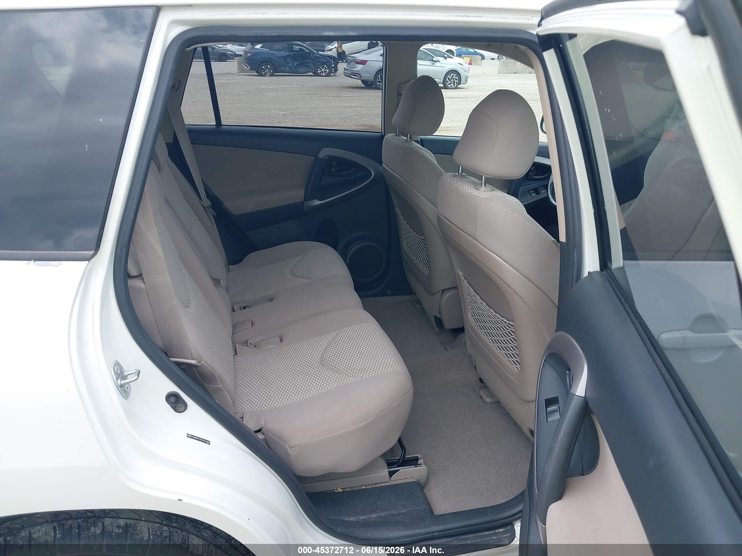 2007 Toyota Rav4 Limited V6 White vin: JTMBK31V075016355