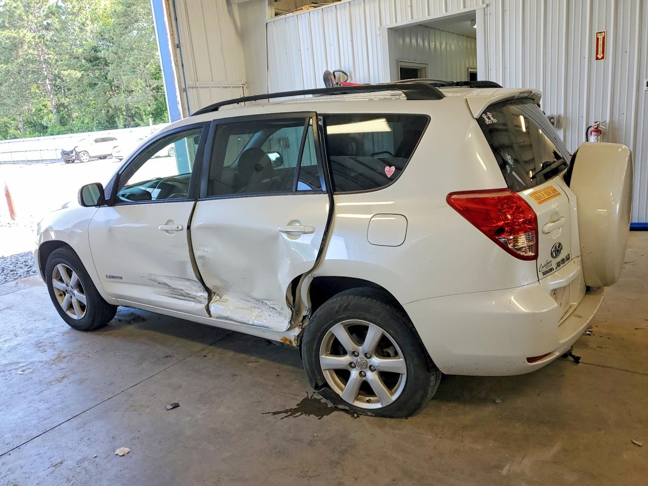 2007 Toyota Rav4 Limited White vin: JTMBK31V075035097