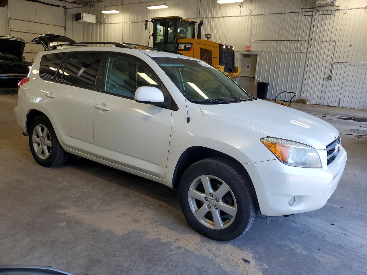 2007 Toyota Rav4 Limited White vin: JTMBK31V075035097