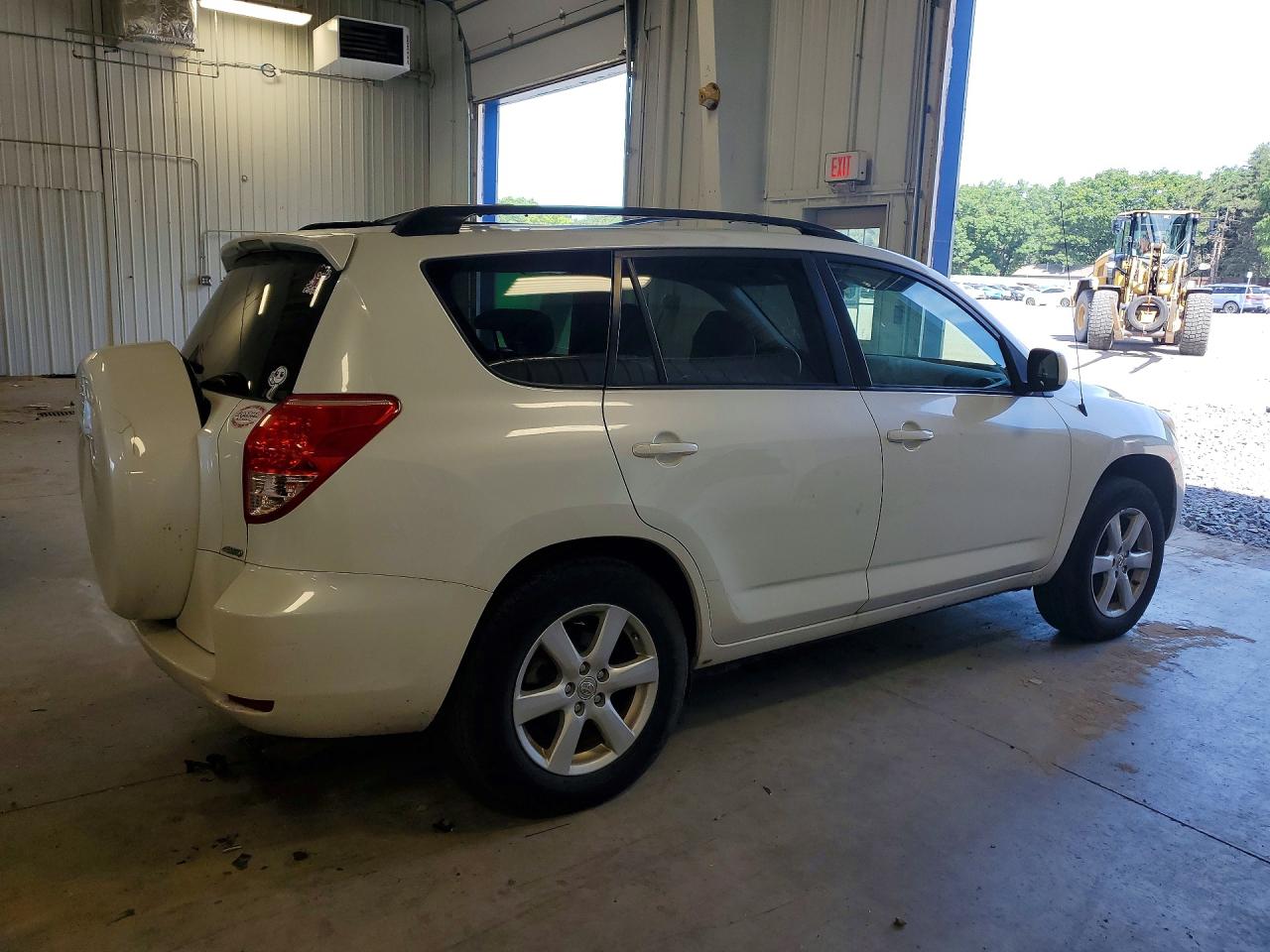 2007 Toyota Rav4 Limited White vin: JTMBK31V075035097