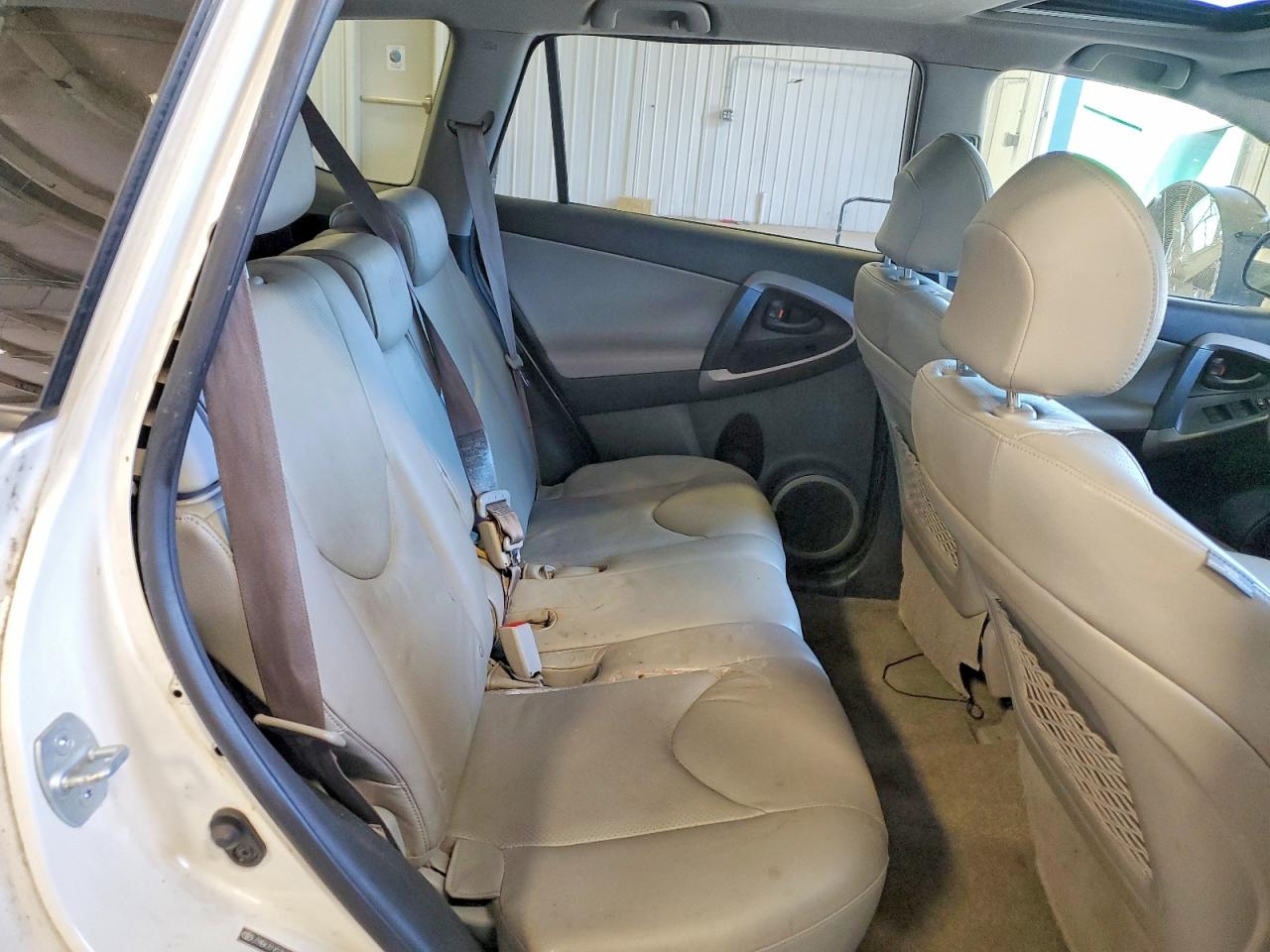 2007 Toyota Rav4 Limited White vin: JTMBK31V075035097