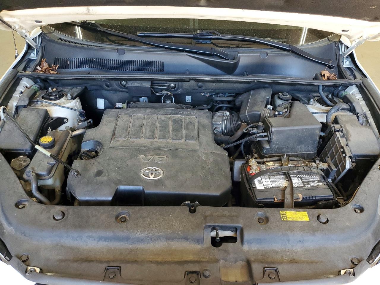 2007 Toyota Rav4 Limited White vin: JTMBK31V075040123