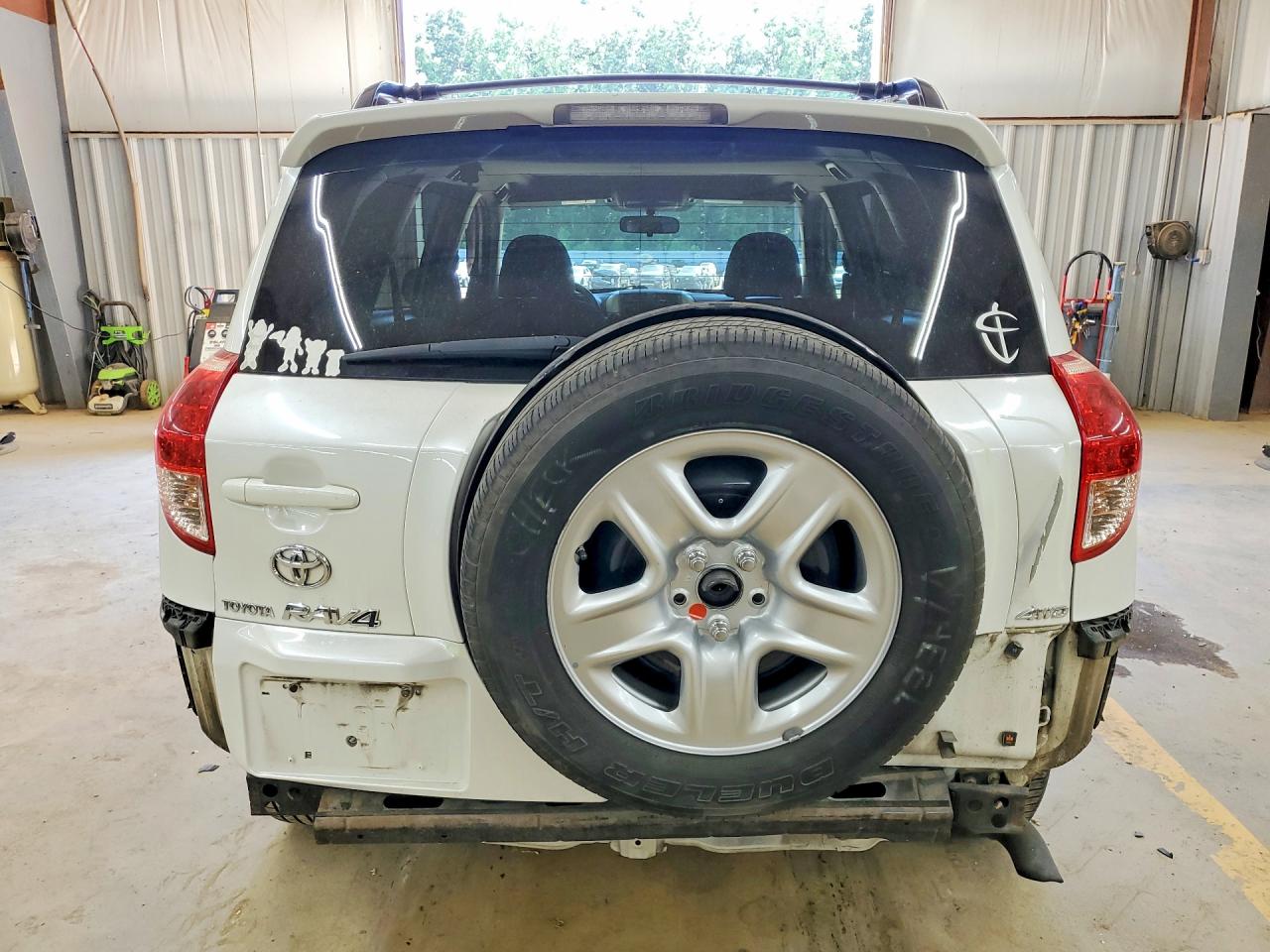 2007 Toyota Rav4 Limited White vin: JTMBK31V075040123