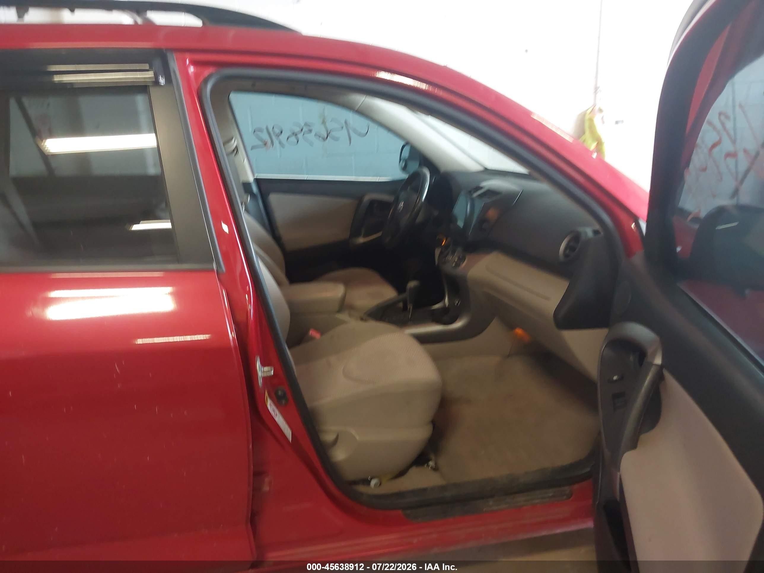 2007 Toyota Rav4 Limited Red vin: JTMBK31V076016558