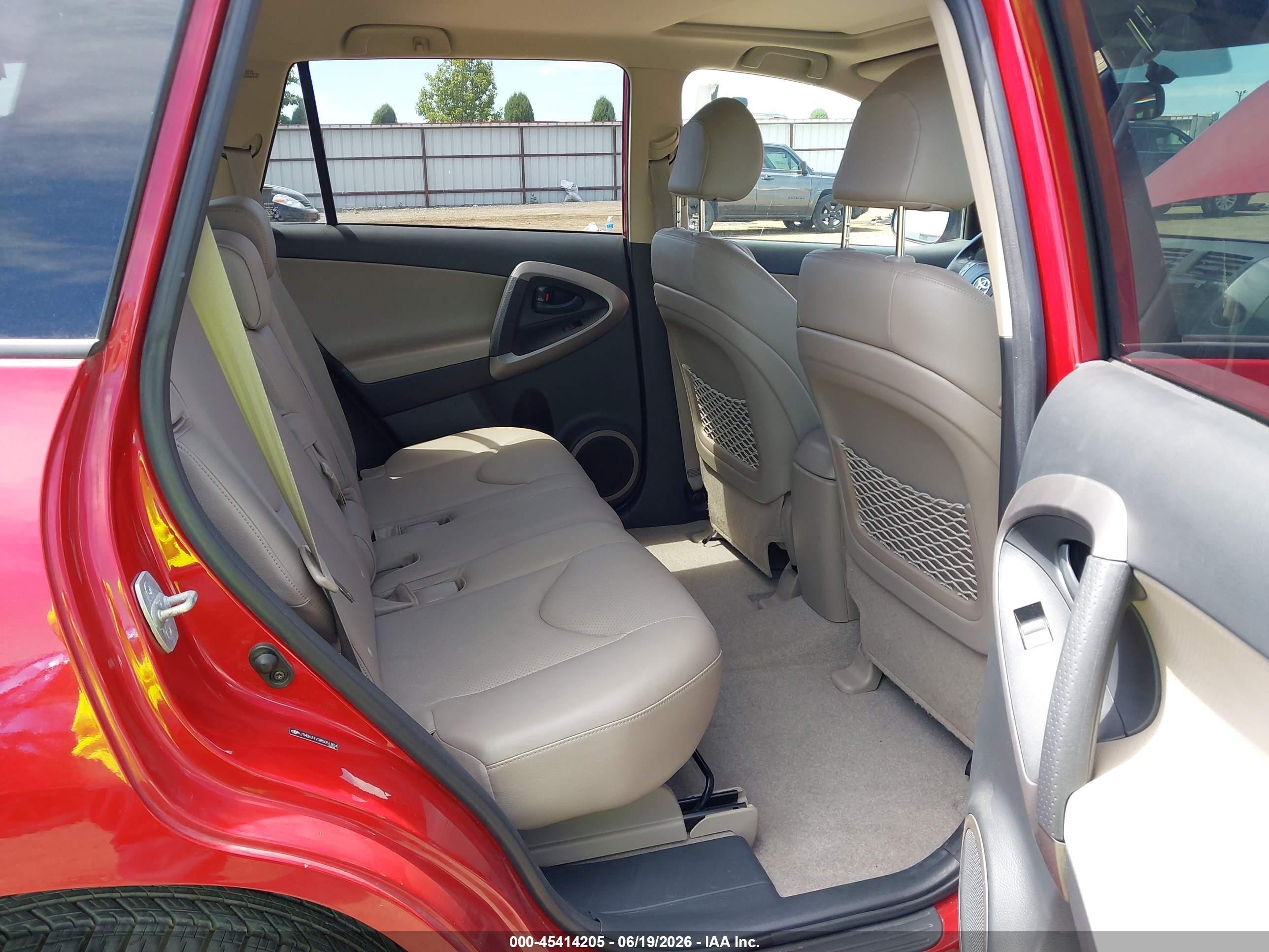 2008 Toyota Rav4 Limited V6 Red vin: JTMBK31V085051804