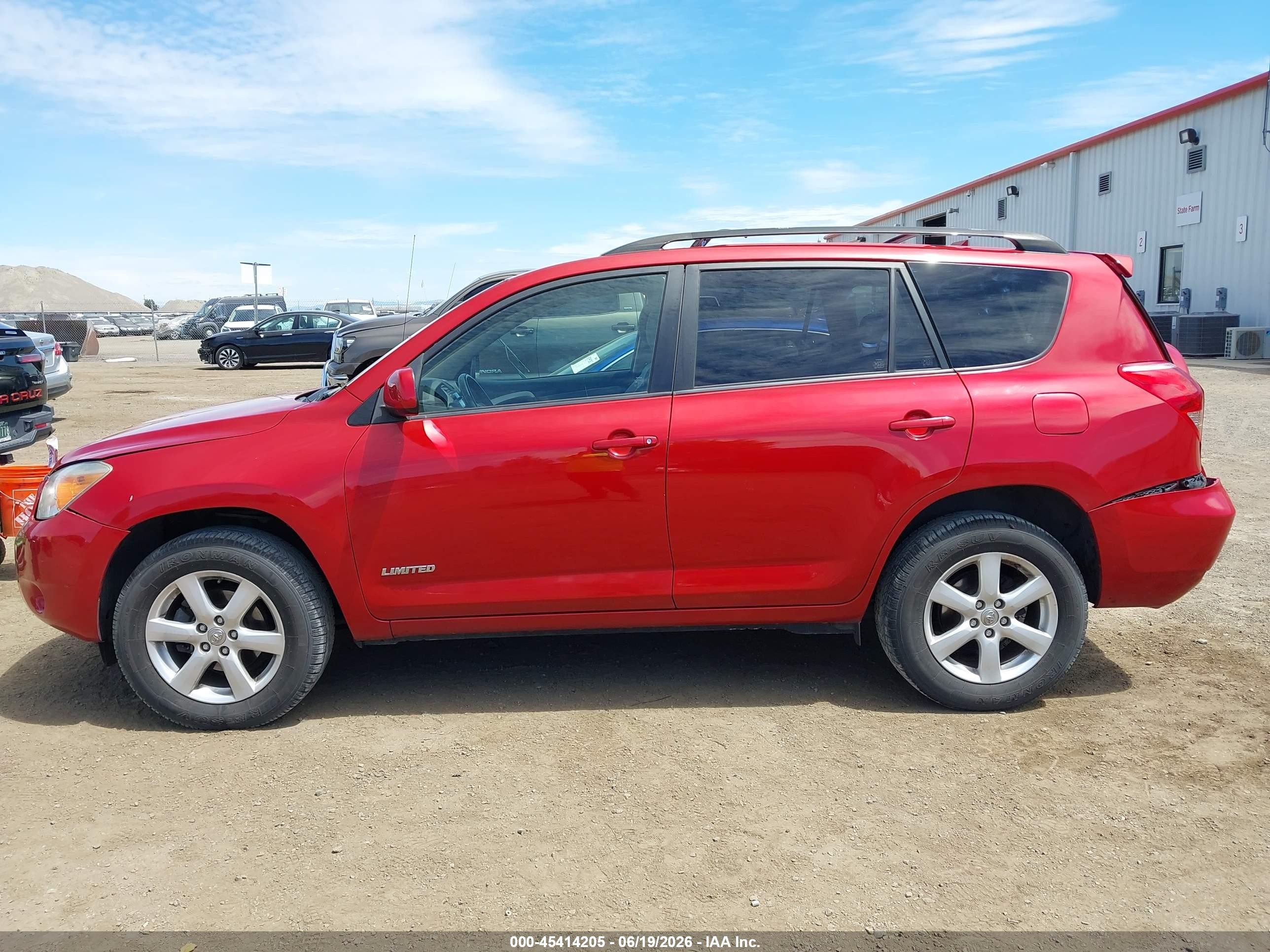 2008 Toyota Rav4 Limited V6 Red vin: JTMBK31V085051804