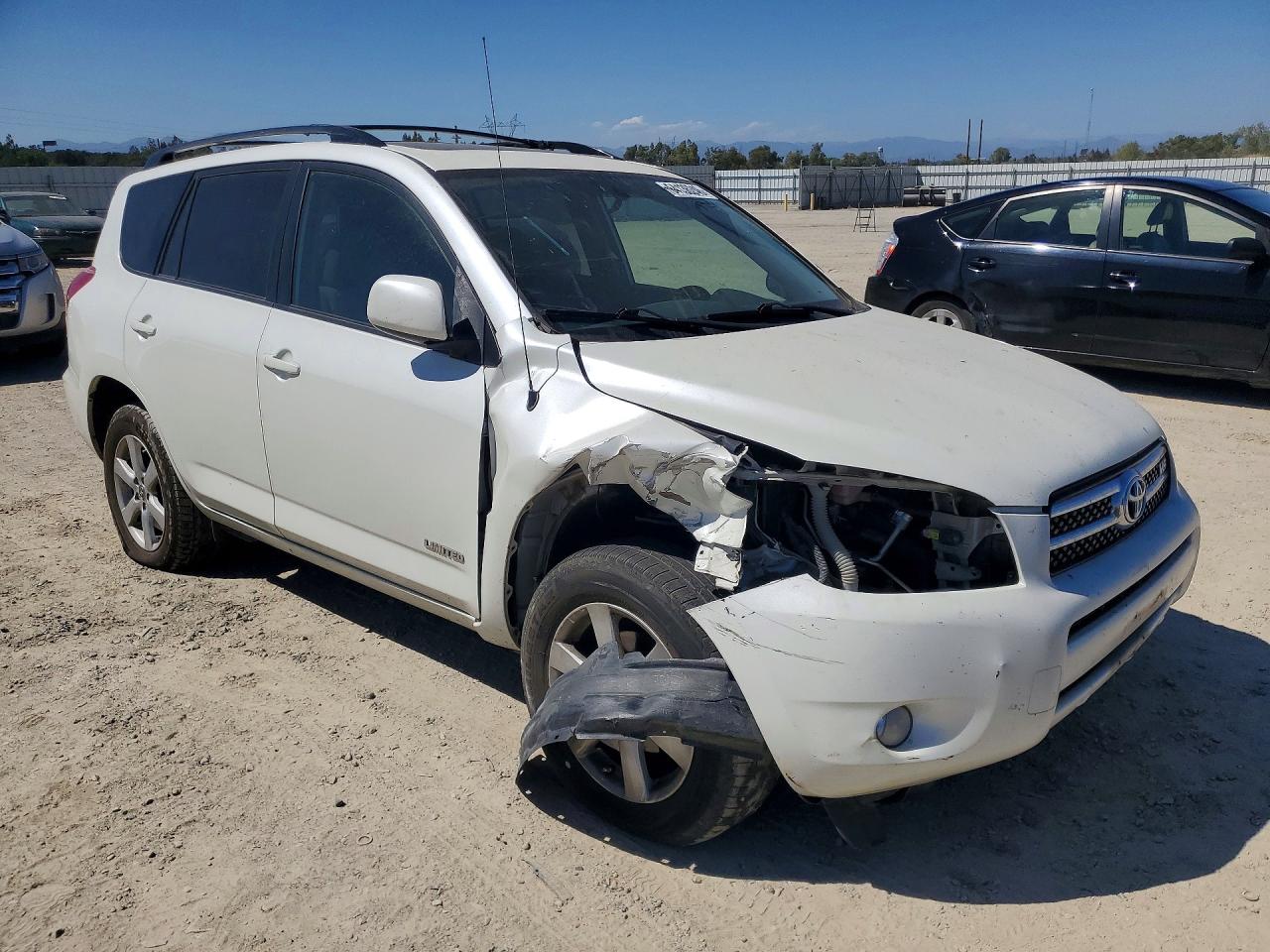 2008 Toyota Rav4 Limited White vin: JTMBK31V085063662