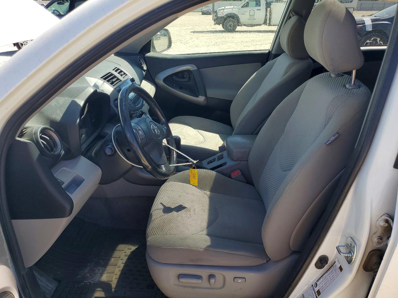 2008 Toyota Rav4 Limited White vin: JTMBK31V085063662