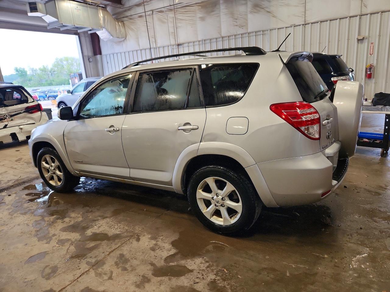 2009 Toyota Rav4 Limited Silver vin: JTMBK31V09D004599