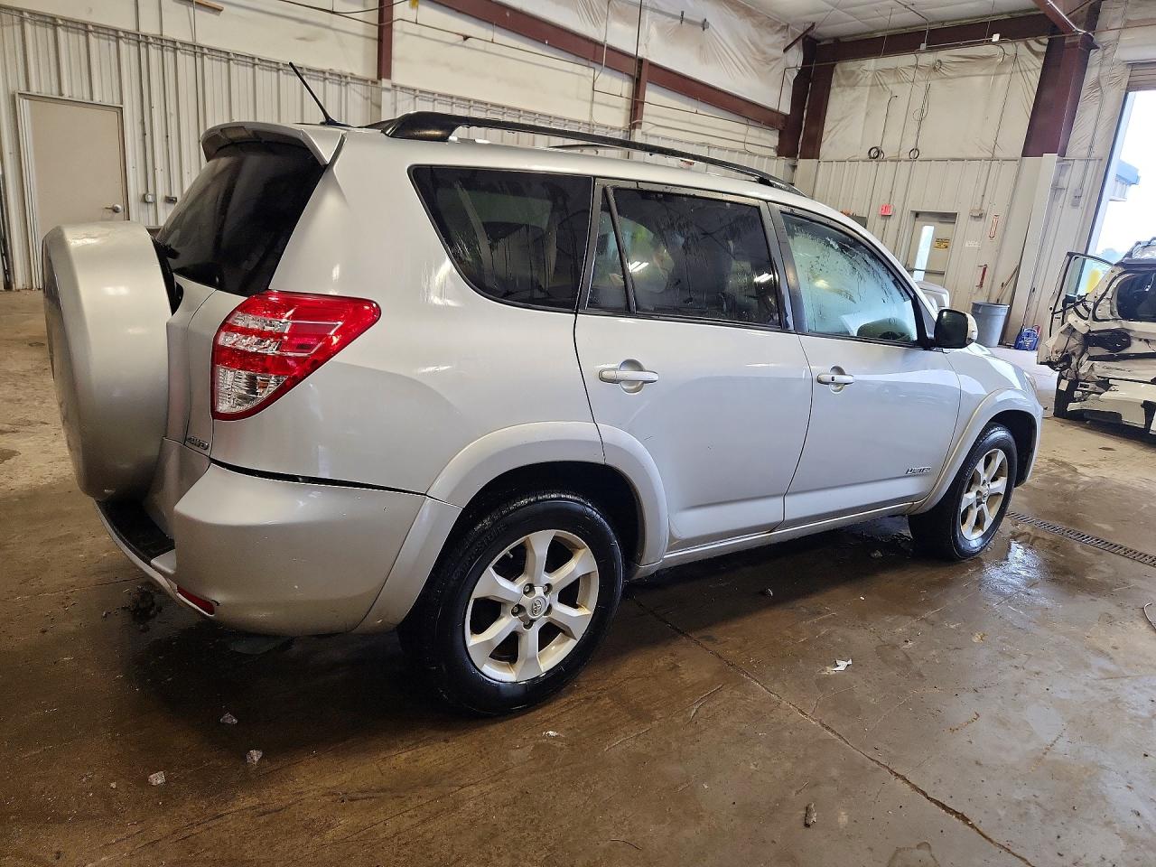 2009 Toyota Rav4 Limited Silver vin: JTMBK31V09D004599