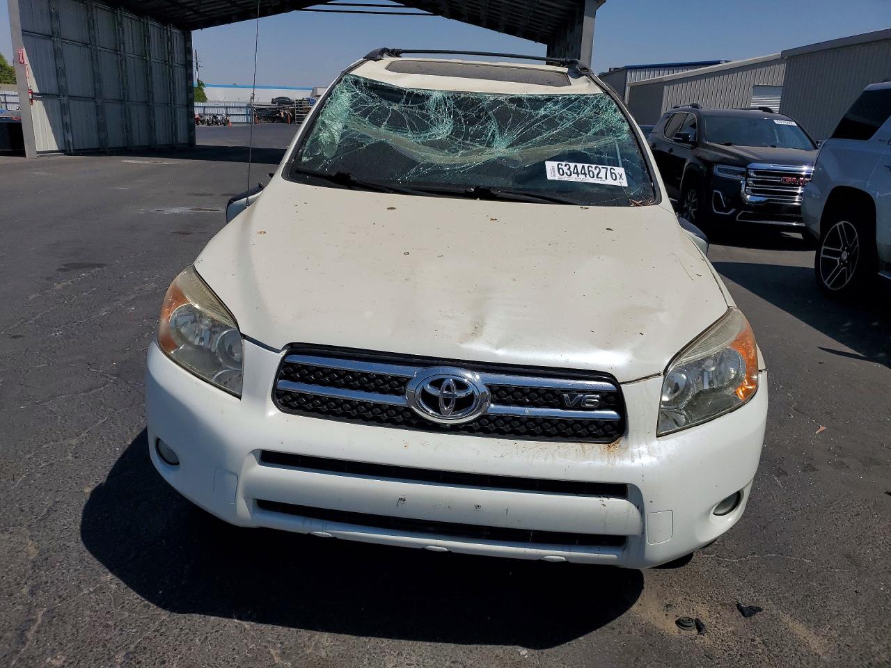 2007 Toyota Rav4 Limited White vin: JTMBK31V275014221