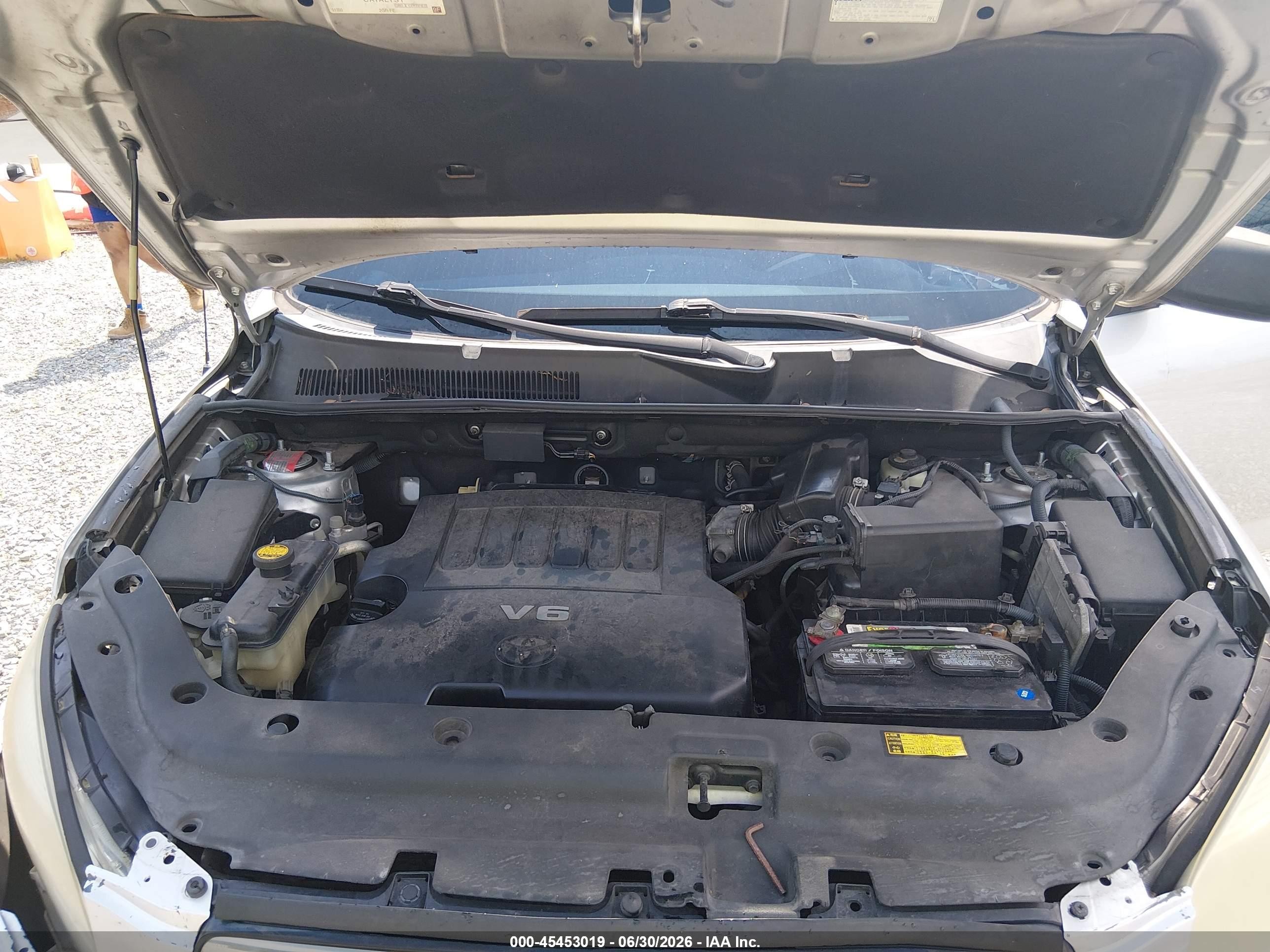 2007 Toyota Rav4 Limited Silver vin: JTMBK31V275025820