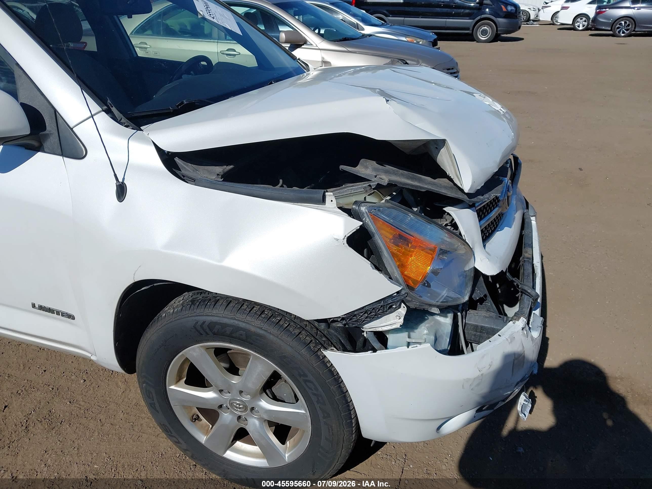 2007 Toyota Rav4 Limited White vin: JTMBK31V275026224