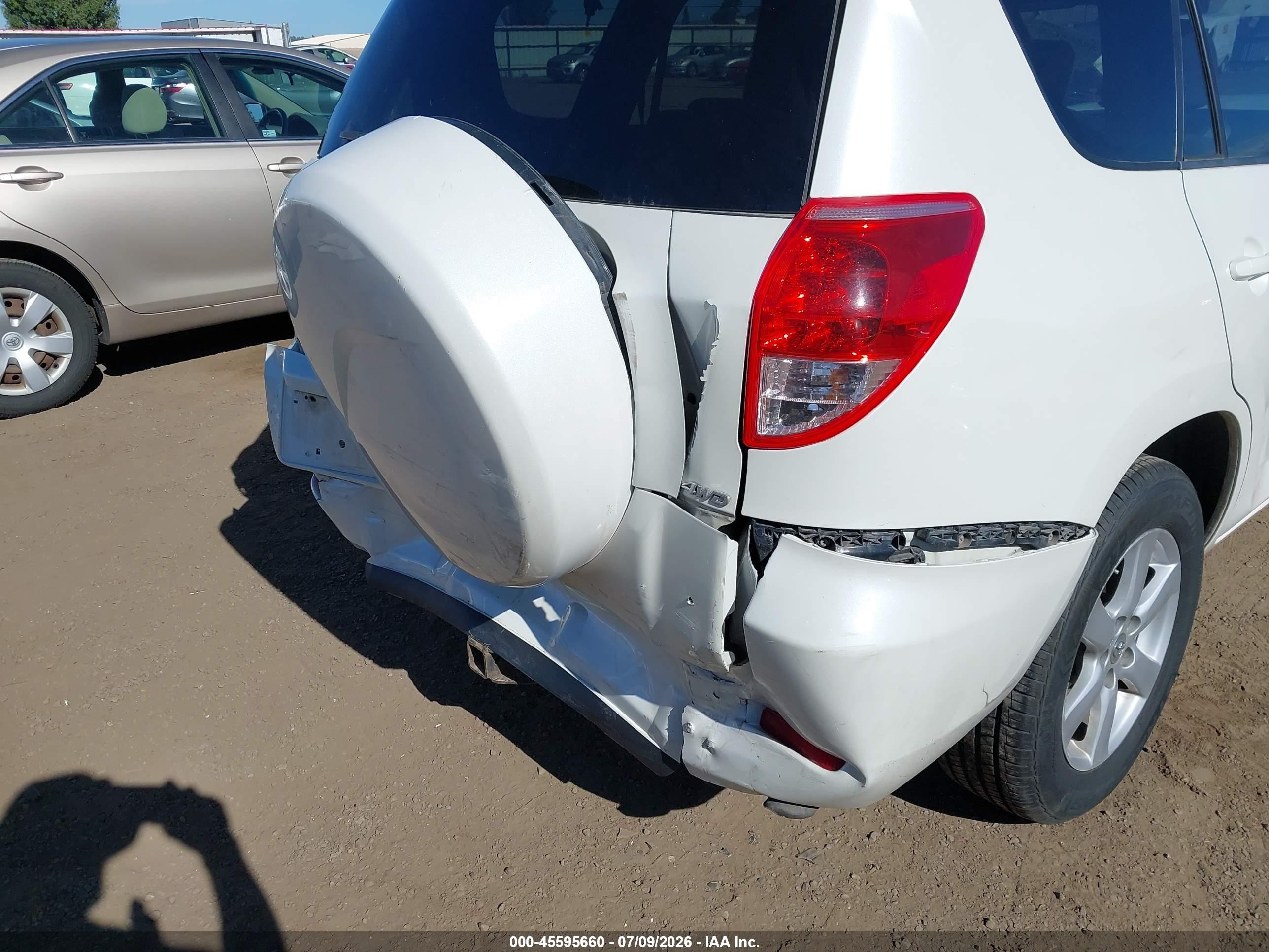 2007 Toyota Rav4 Limited White vin: JTMBK31V275026224