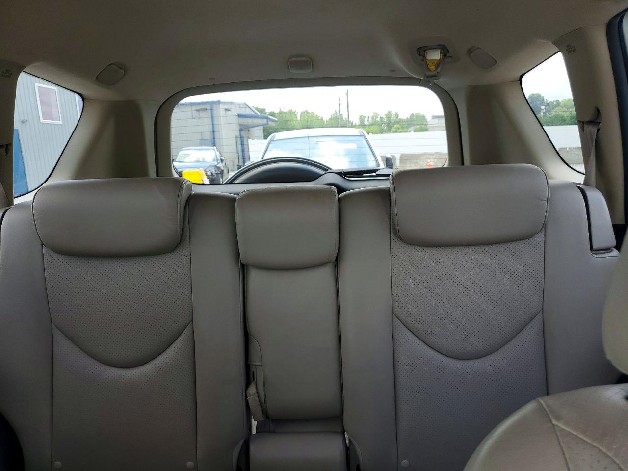 2007 Toyota Rav4 Limited White vin: JTMBK31V275038762