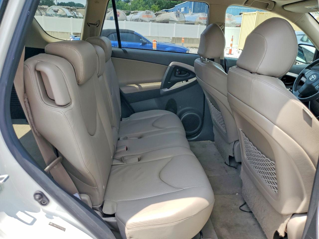 2007 Toyota Rav4 Limited White vin: JTMBK31V275038762