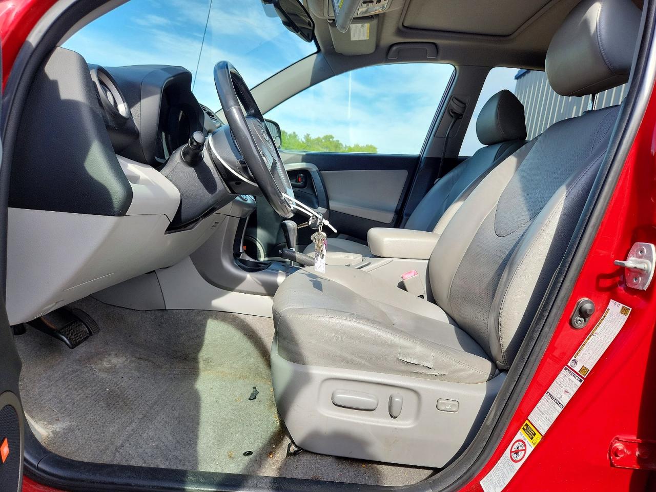 2008 Toyota Rav4 Limited Red vin: JTMBK31V285055868