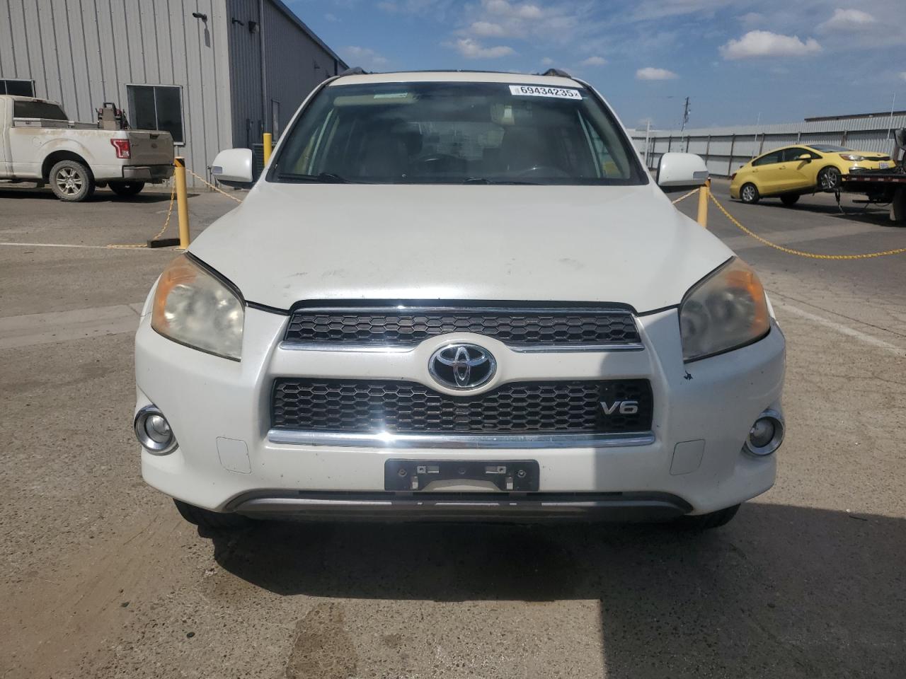 2009 Toyota Rav4 Limited White vin: JTMBK31V295078181