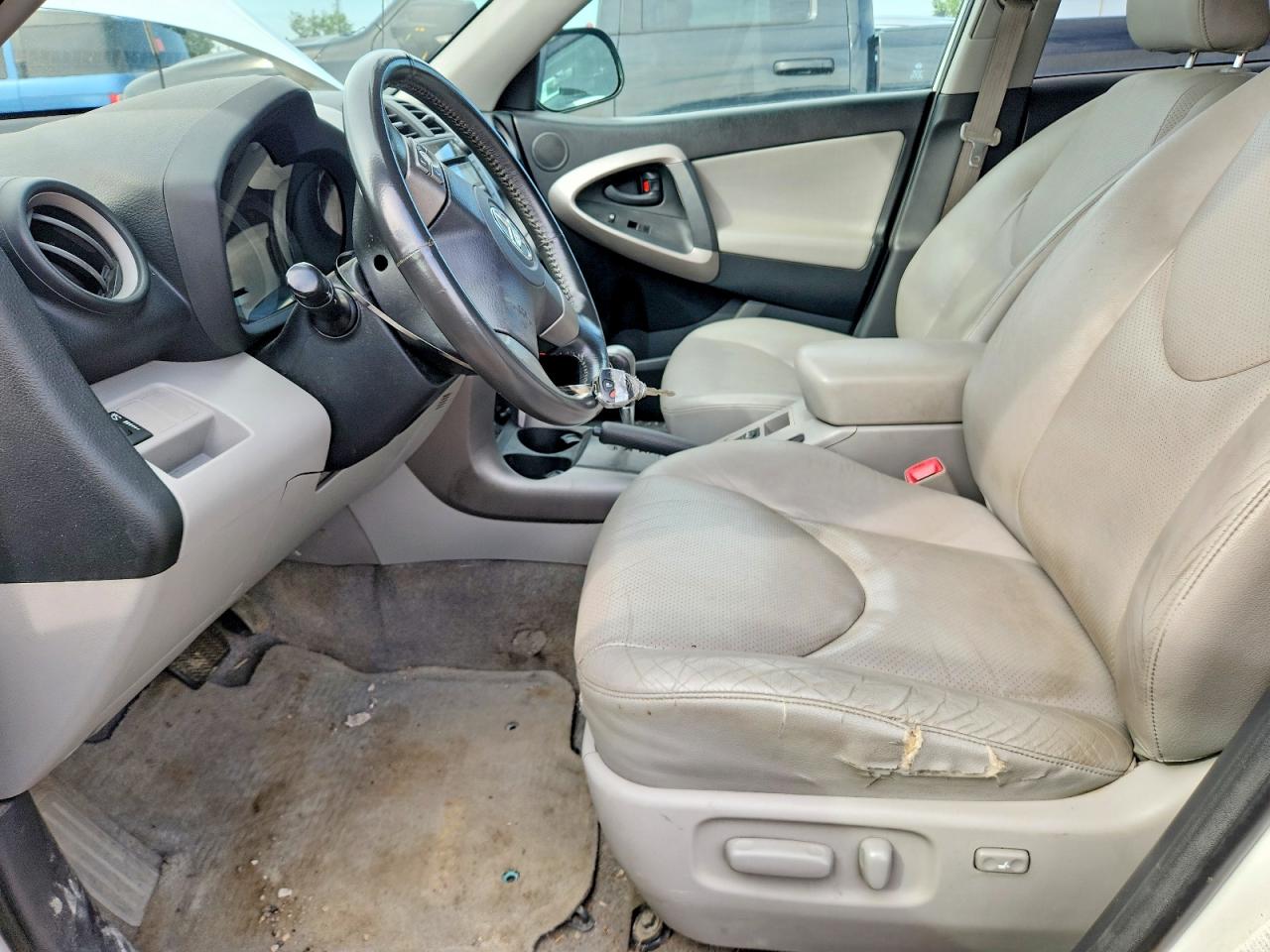 2006 Toyota Rav4 Limited White vin: JTMBK31V365000990