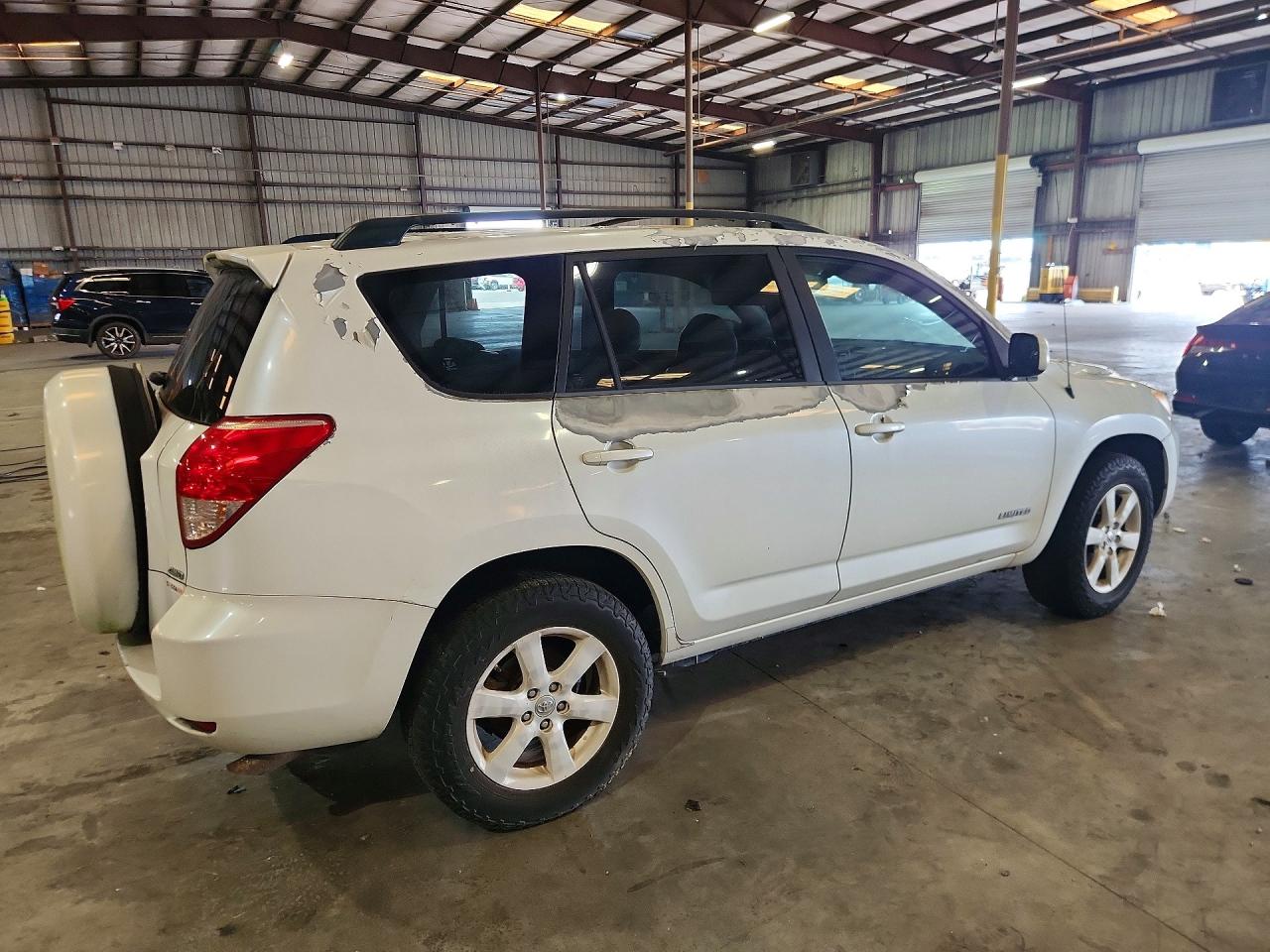 2008 Toyota Rav4 Limited White vin: JTMBK31V385053871