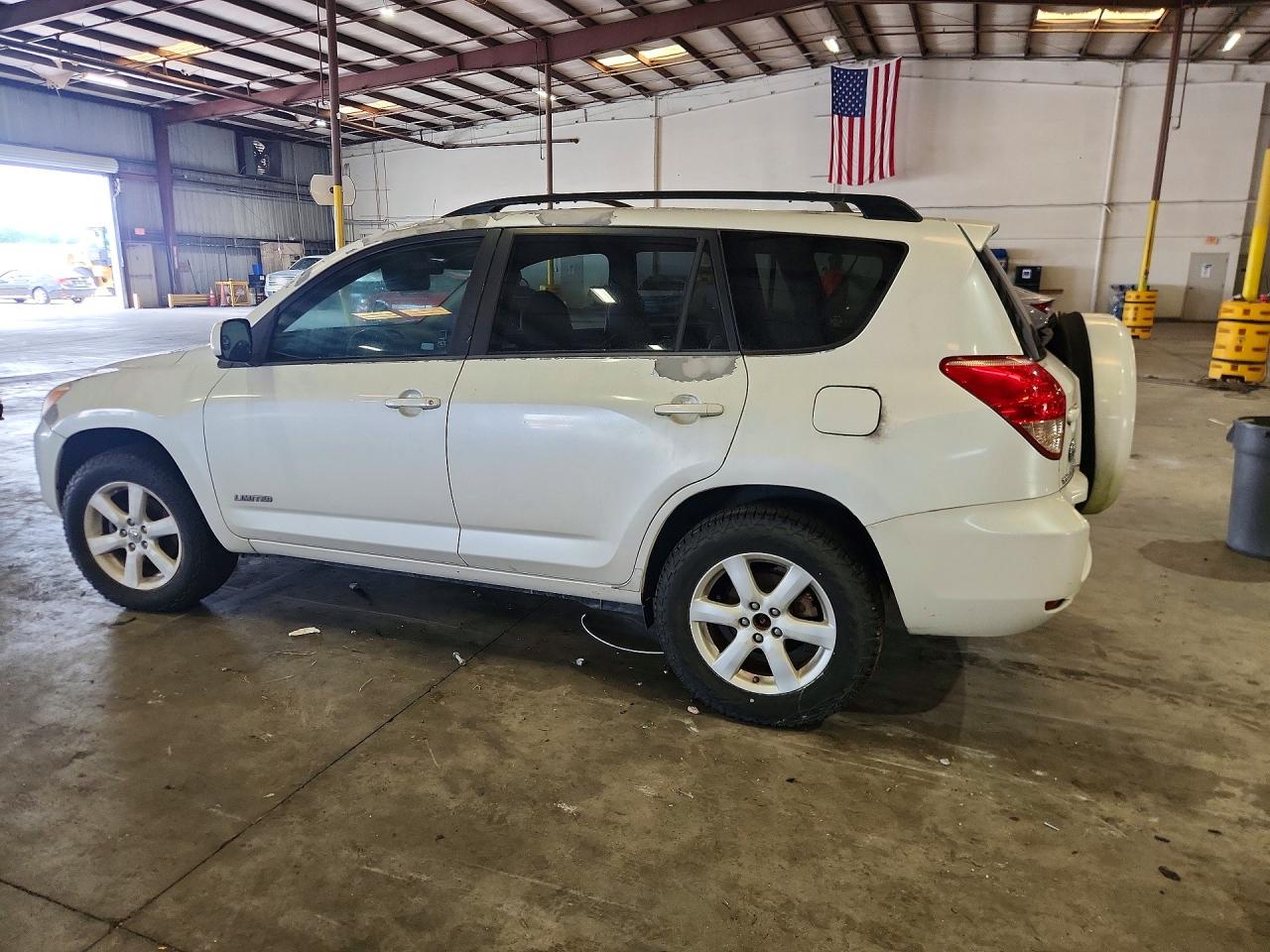 2008 Toyota Rav4 Limited White vin: JTMBK31V385053871
