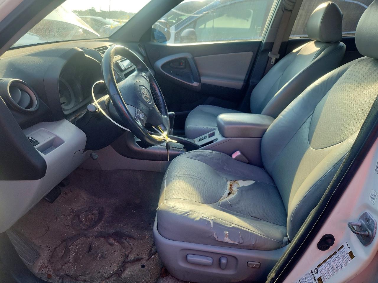 2008 Toyota Rav4 Limited White vin: JTMBK31V385053871