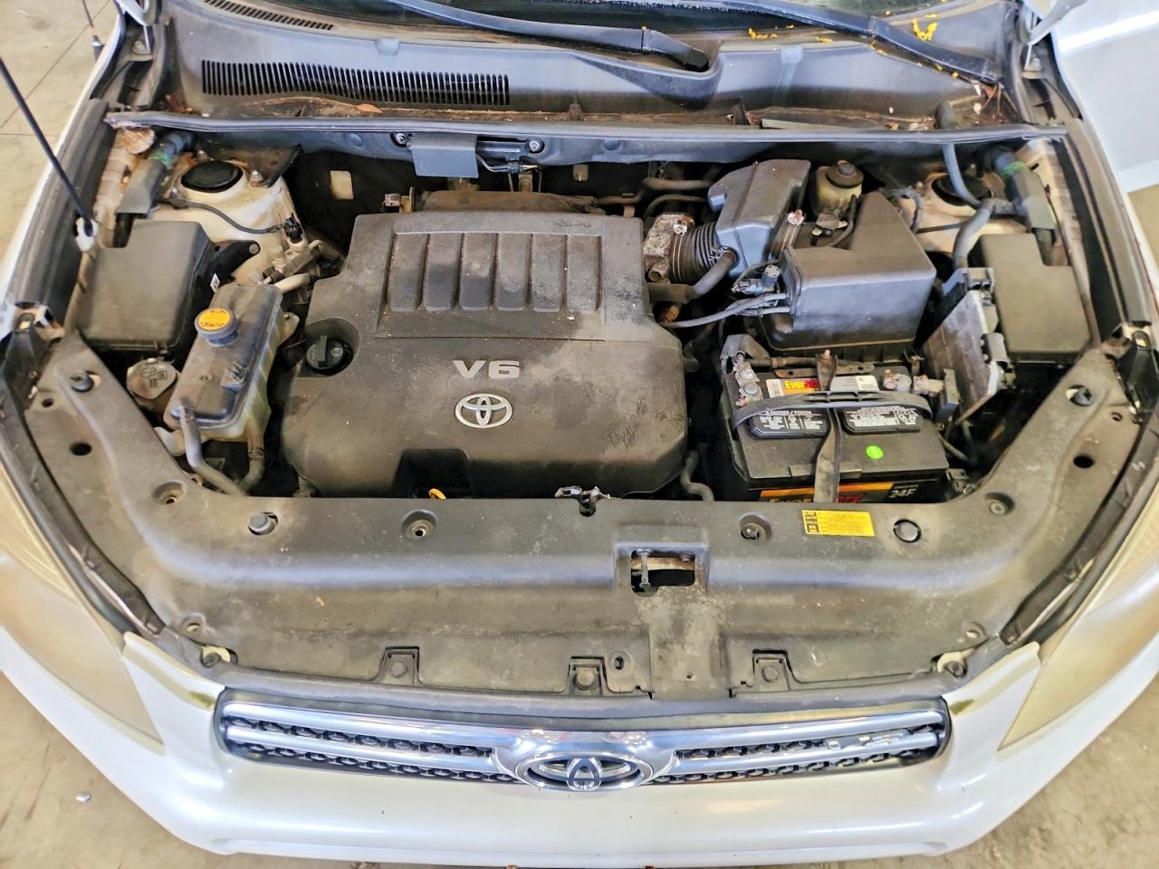 2008 Toyota Rav4 Limited White vin: JTMBK31V385053871