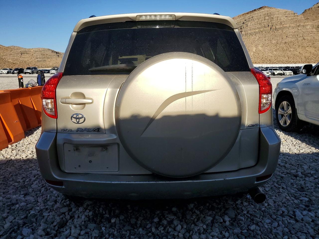 2008 Toyota Rav4 Limited Gold vin: JTMBK31V386028284