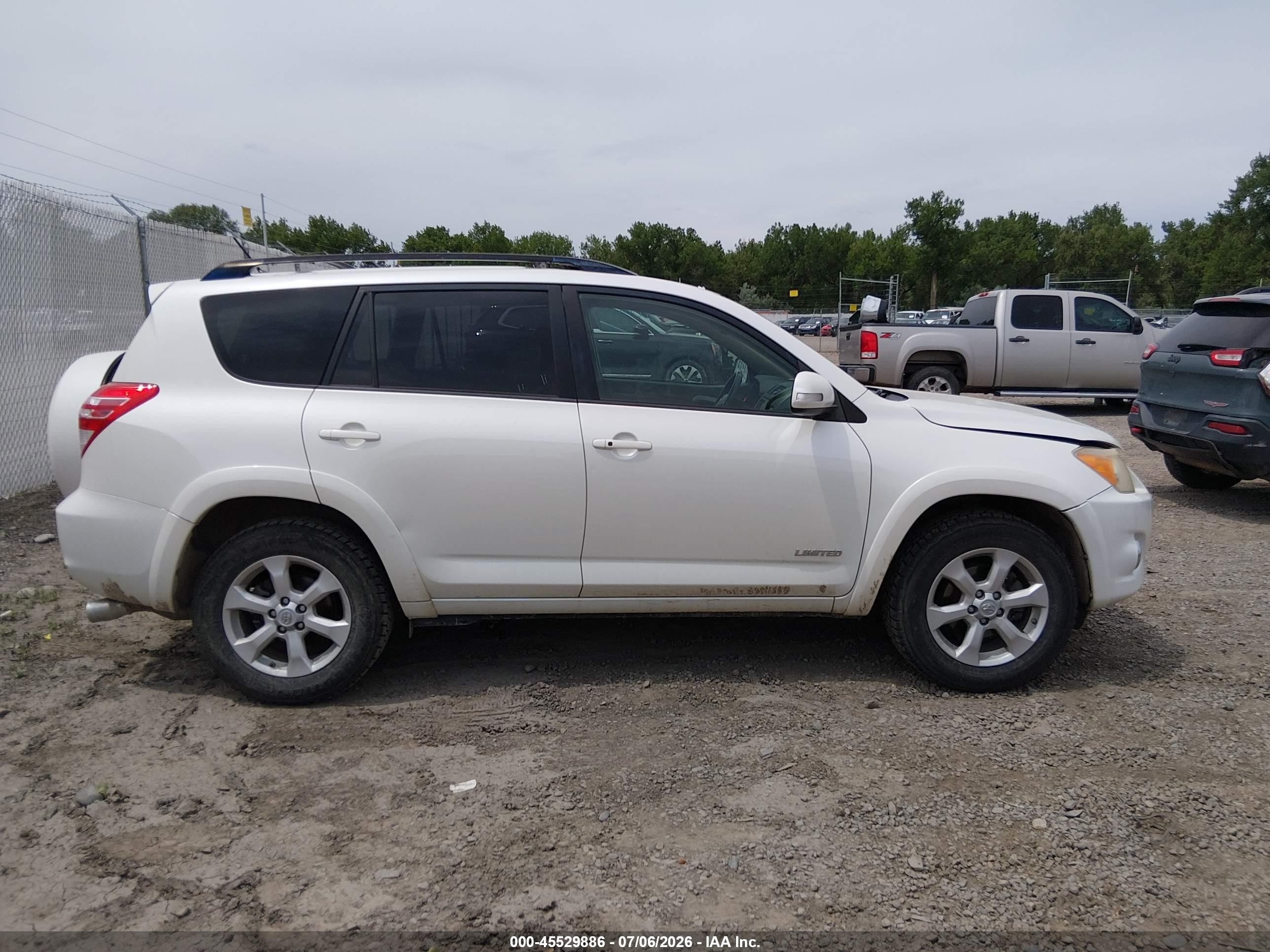 2009 Toyota Rav4 Limited V6 White vin: JTMBK31V395083034