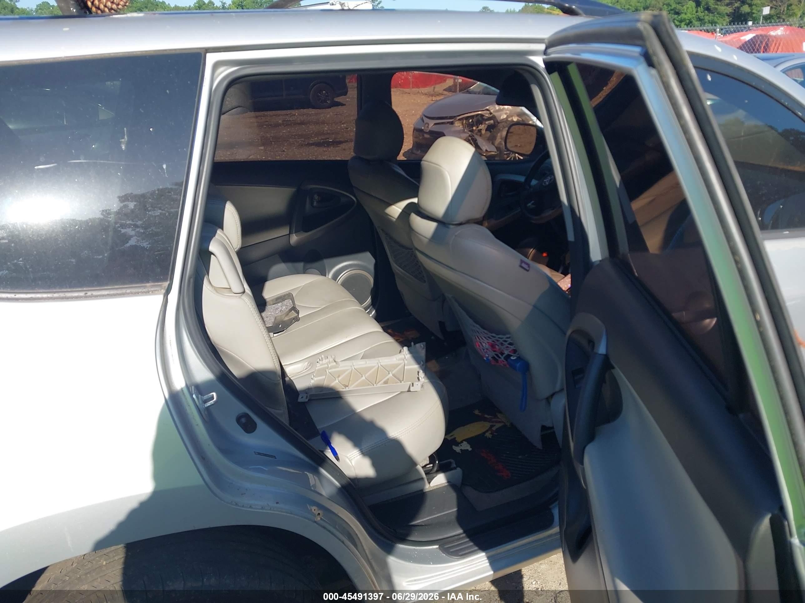 2006 Toyota Rav4 Limited V6 Silver vin: JTMBK31V465007849