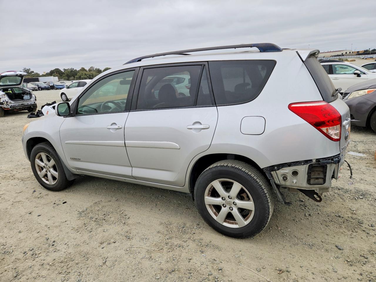 2007 Toyota Rav4 Limited Серебряный vin: JTMBK31V476015607