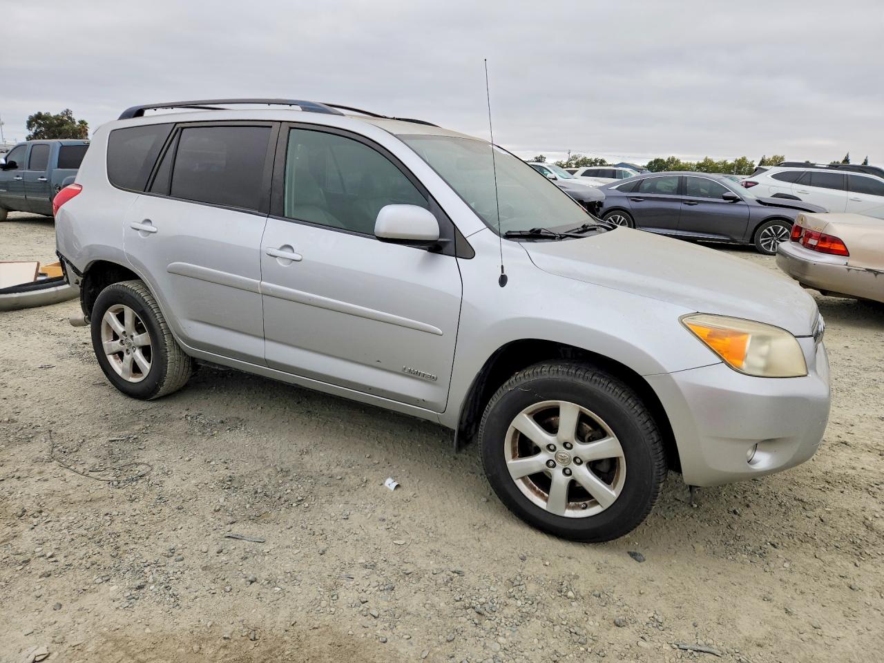 2007 Toyota Rav4 Limited Серебряный vin: JTMBK31V476015607