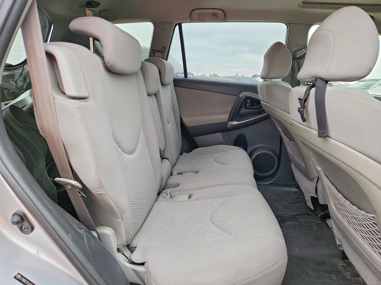 2007 Toyota Rav4 Limited Серебряный vin: JTMBK31V476015607