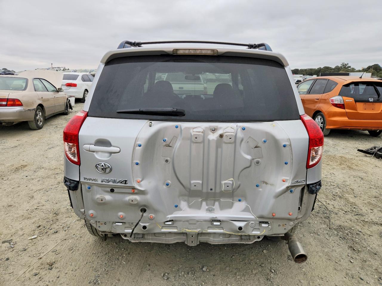 2007 Toyota Rav4 Limited Серебряный vin: JTMBK31V476015607