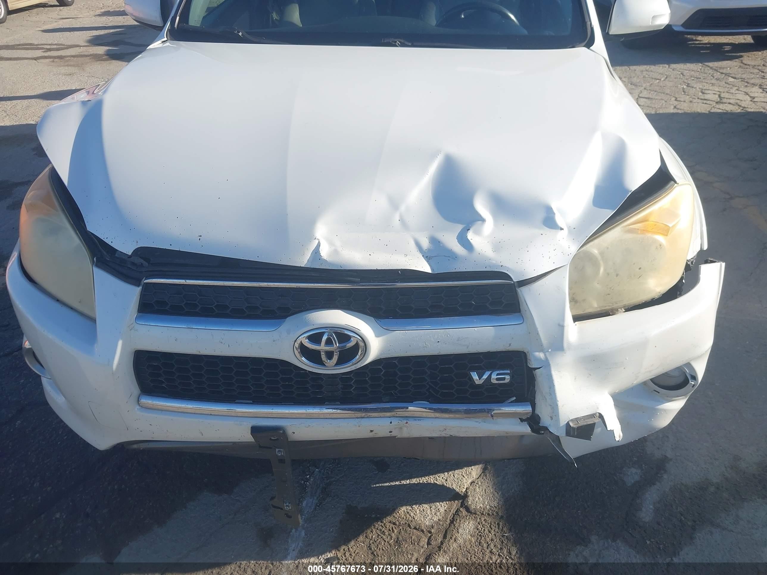 2009 Toyota Rav4 Limited V6 White vin: JTMBK31V495077937