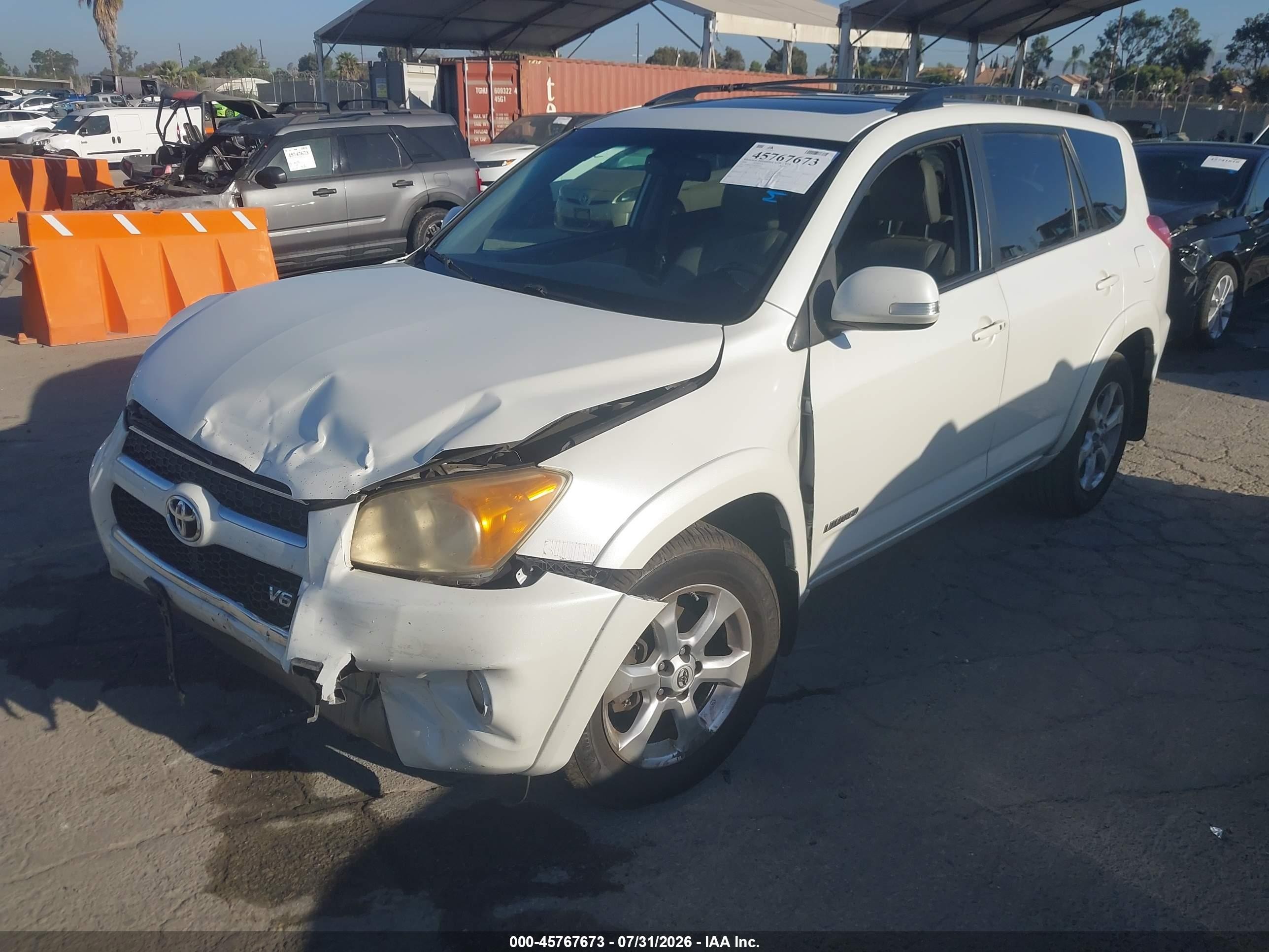 2009 Toyota Rav4 Limited V6 White vin: JTMBK31V495077937