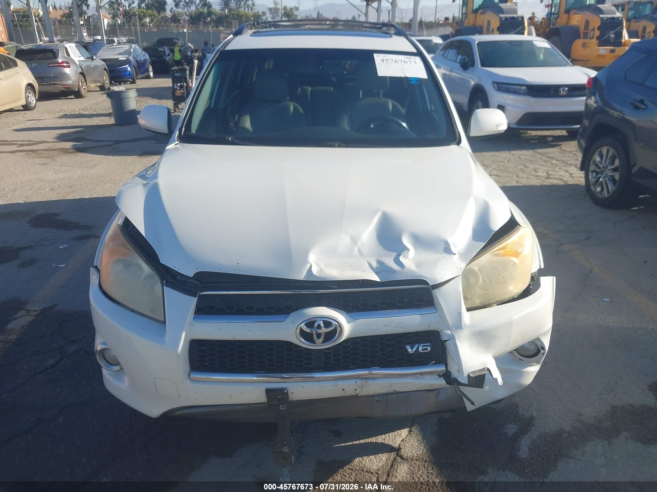 2009 Toyota Rav4 Limited V6 White vin: JTMBK31V495077937